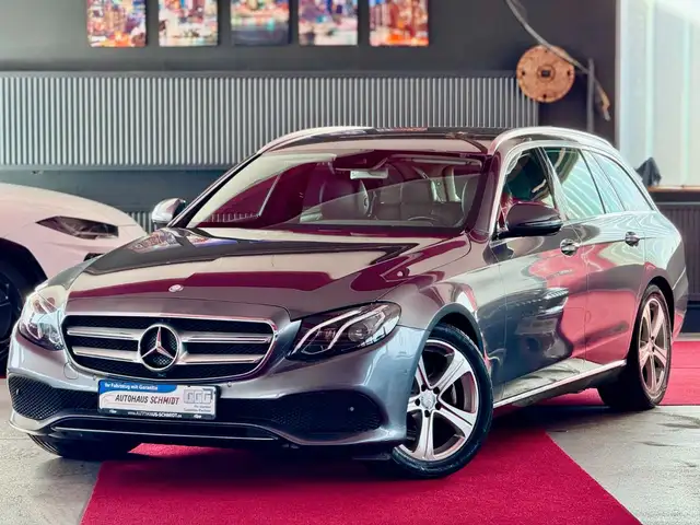 Mercedes-Benz E 220 d Avantgarde Comand Kamera LED 18Zoll MwST