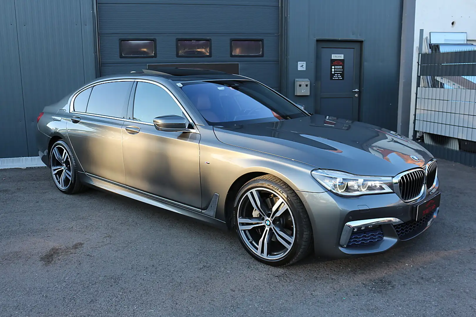 BMW 740 Ld xDrive Aut. *VOLL*  *Sky Lounge* *Pano* Grau - 2