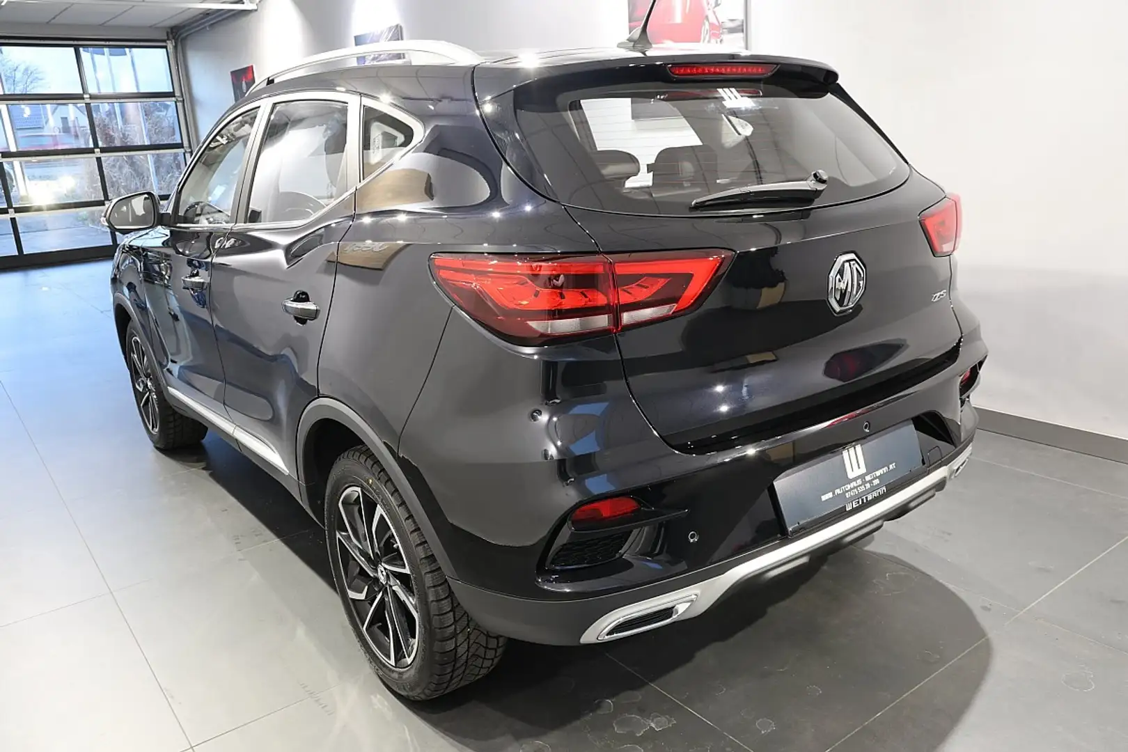 MG ZS 1.5 VTi Luxury Schwarz - 2