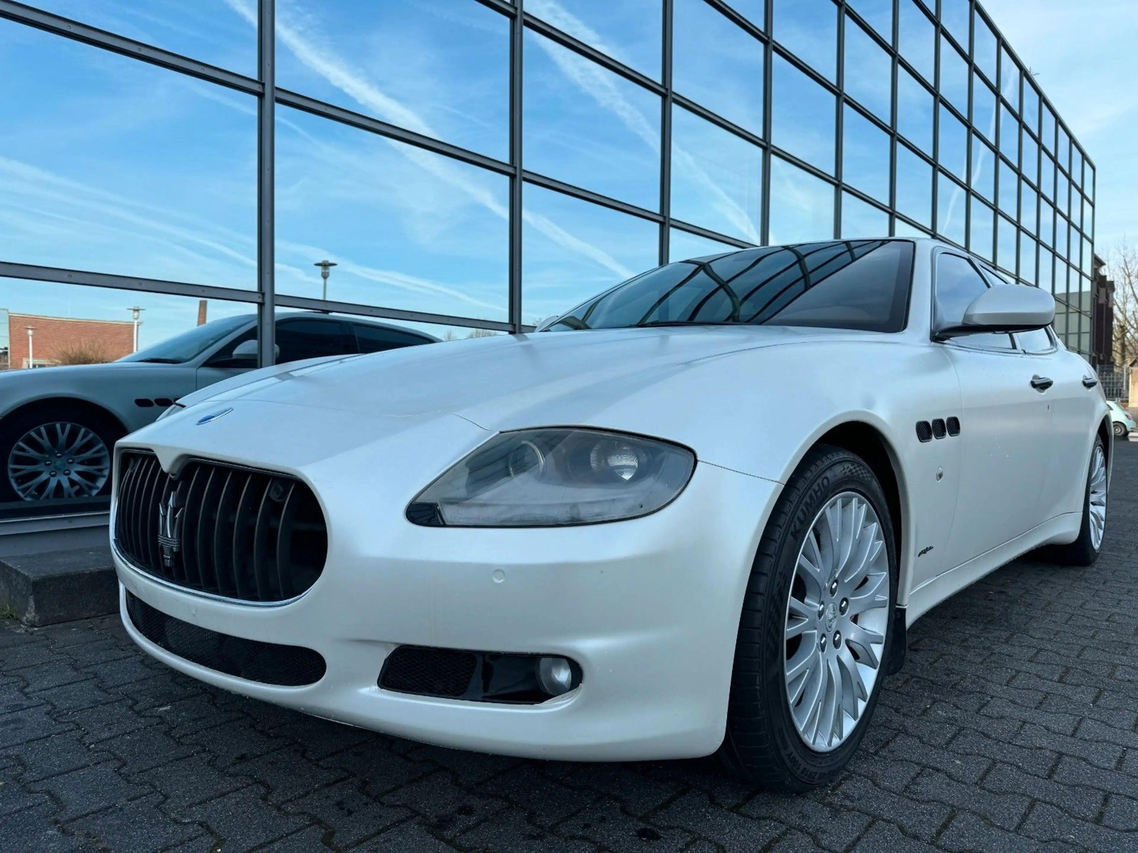 Maserati Quattroporte v8 4.2 SB-Dach PDC Xenon Bose — photo 6