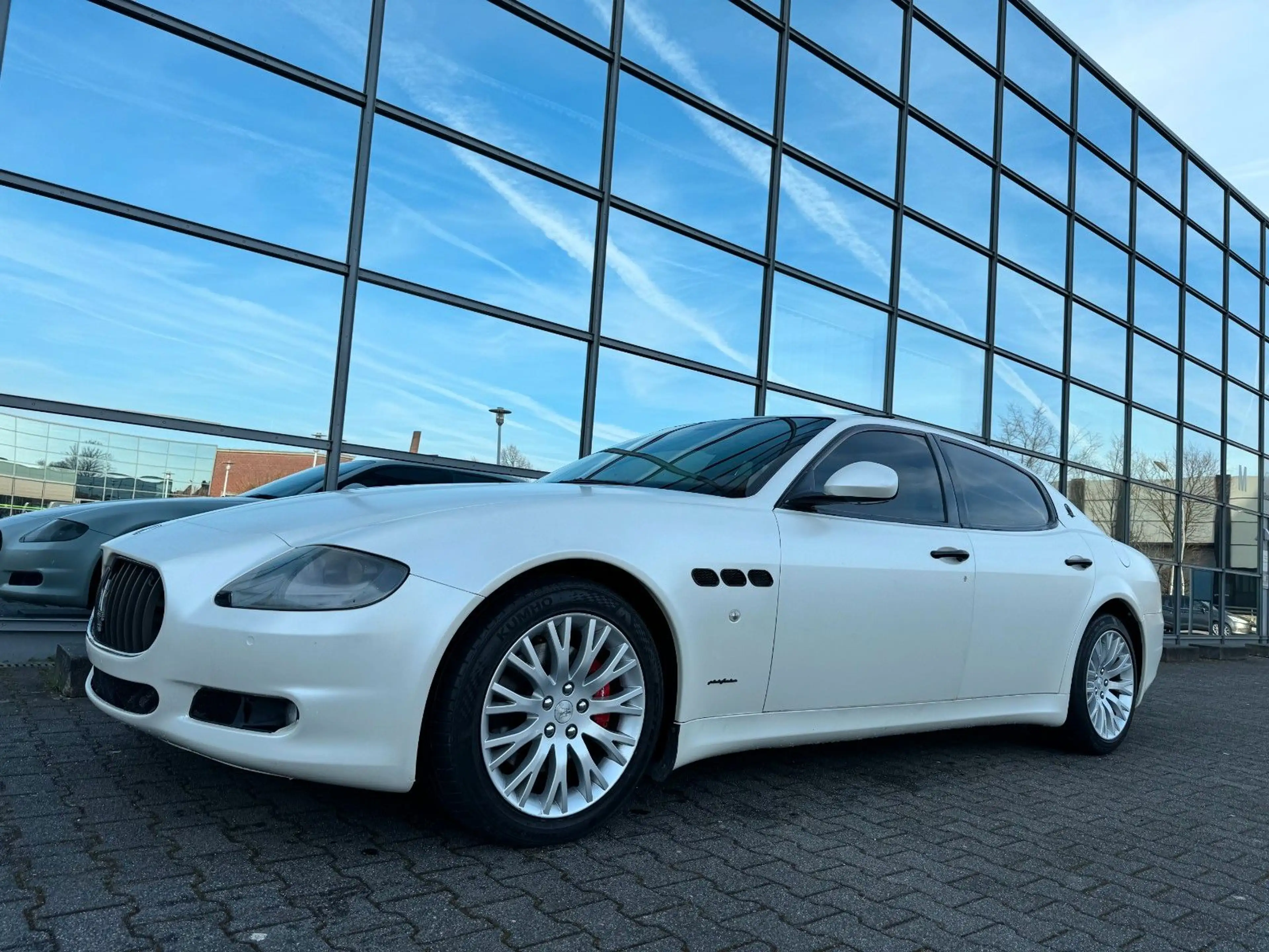 Maserati Quattroporte v8 4.2 SB-Dach PDC Xenon Bose — photo 12