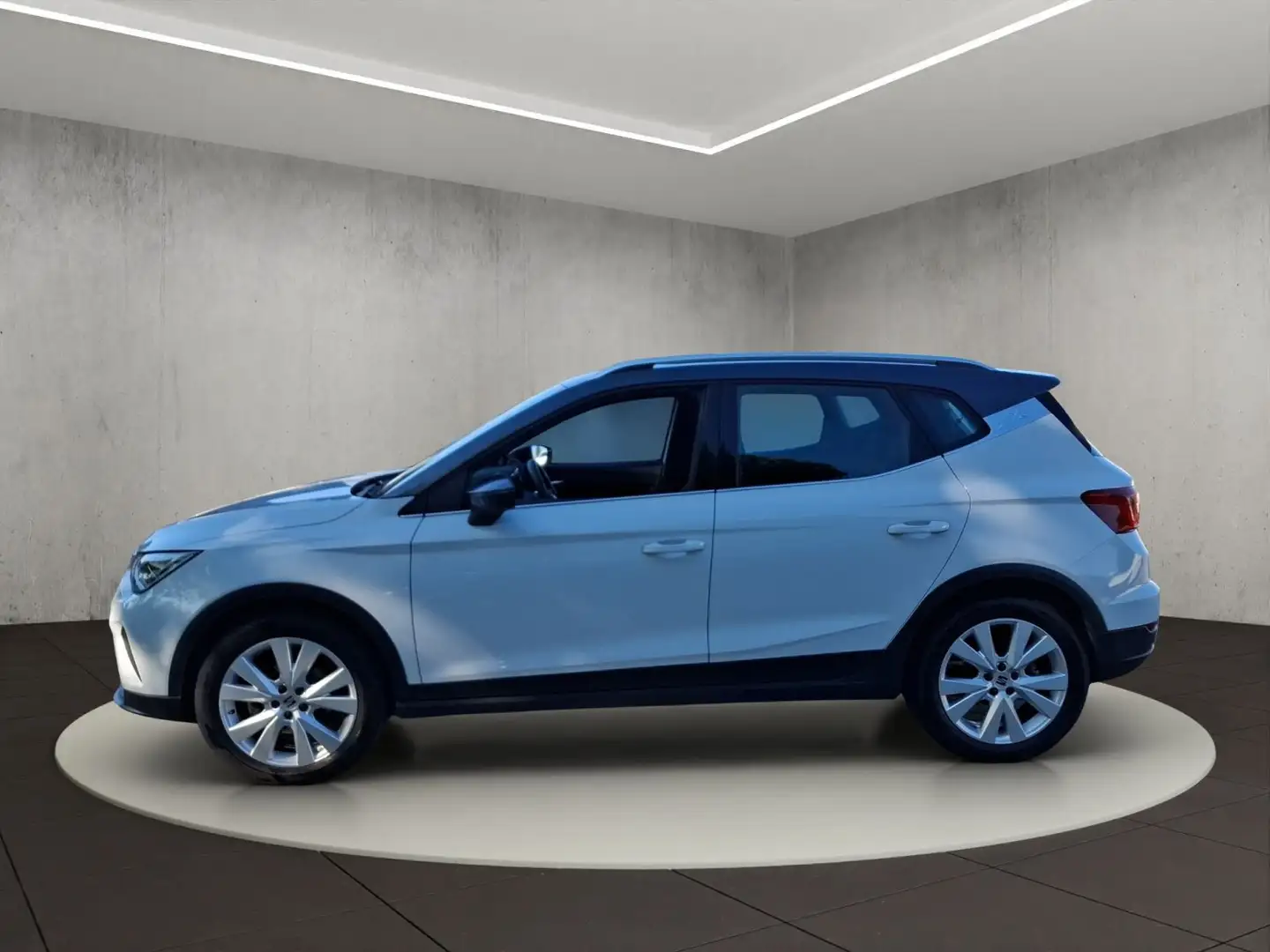 SEAT Arona Xperience Білий - 2