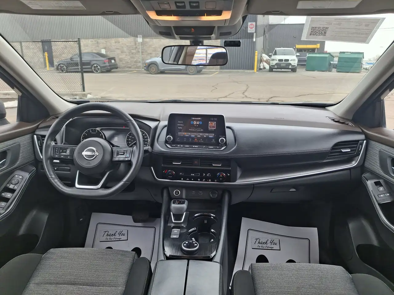 Nissan Rogue снимка Nissan Rogue