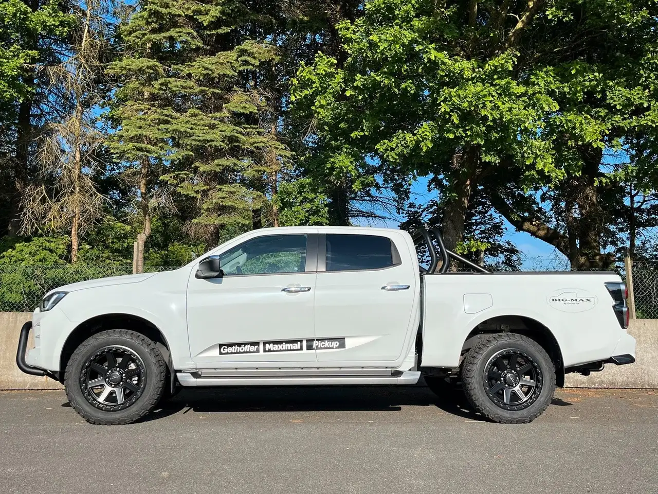 Isuzu D-Max 2023 — фото 9