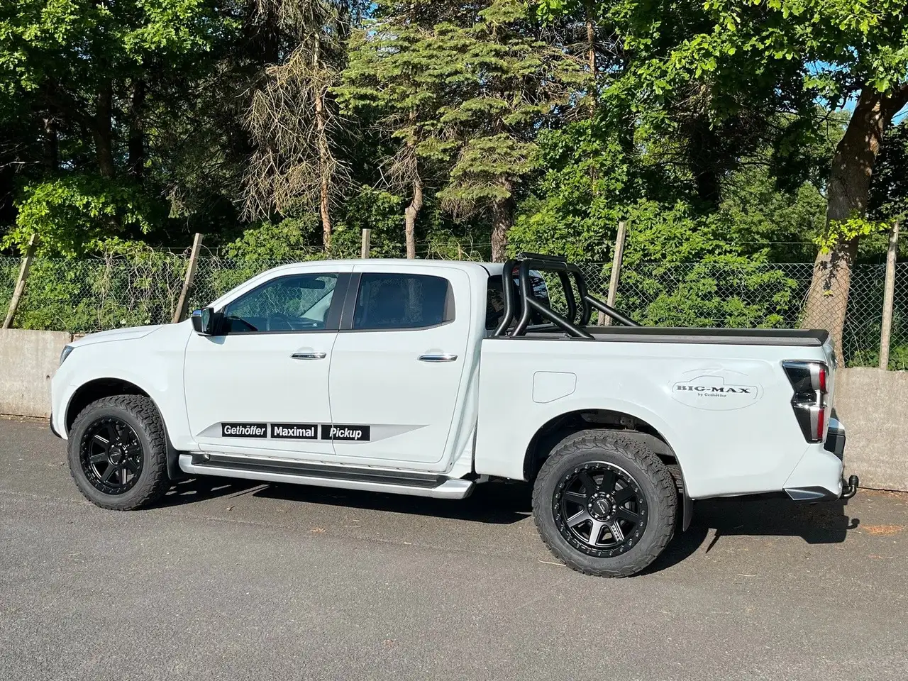Isuzu D-Max 2023 — фото 10