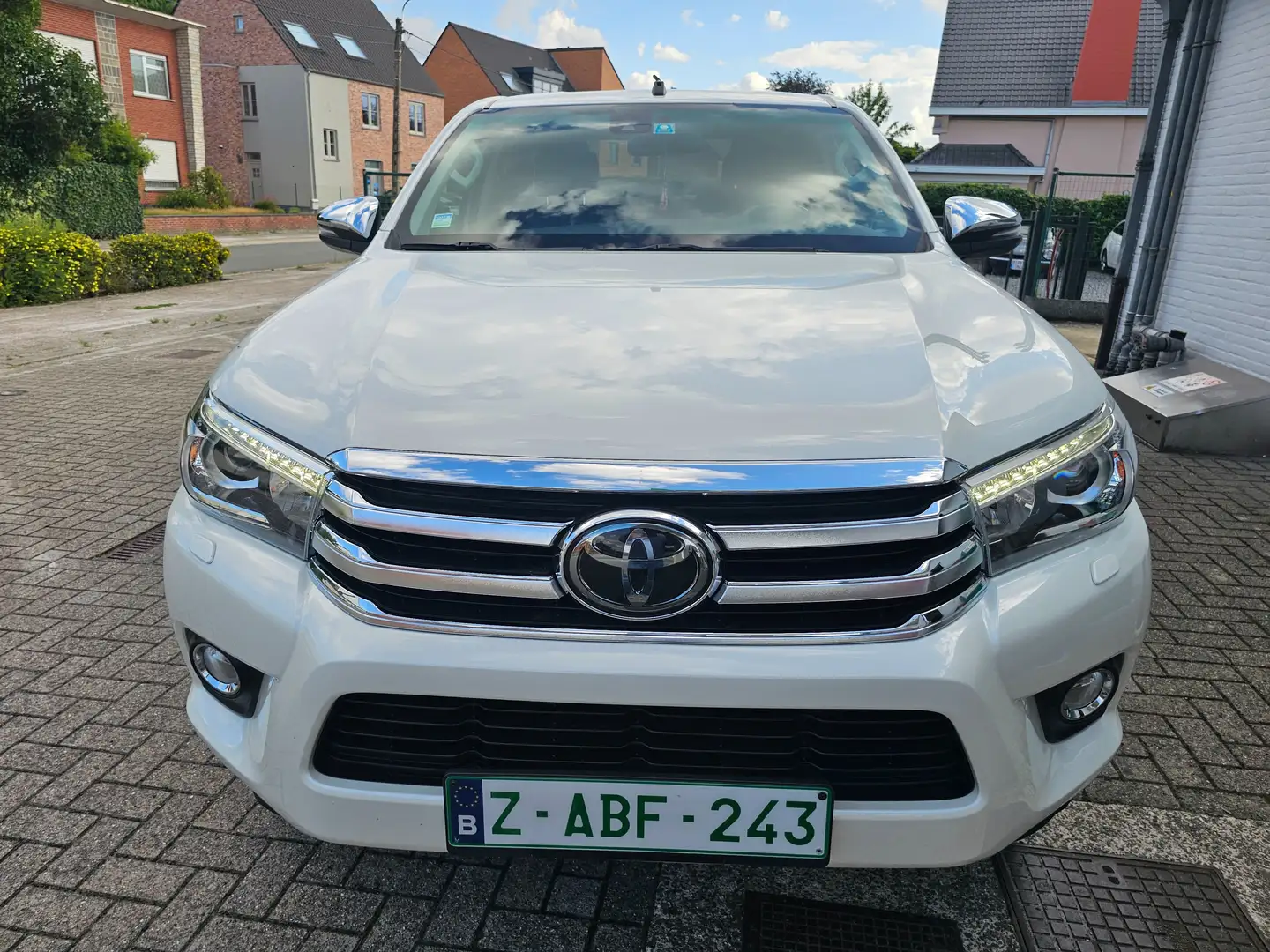 Toyota Hilux 2.4 D-4D 4WD Invincible50 Chrome Alb - 1