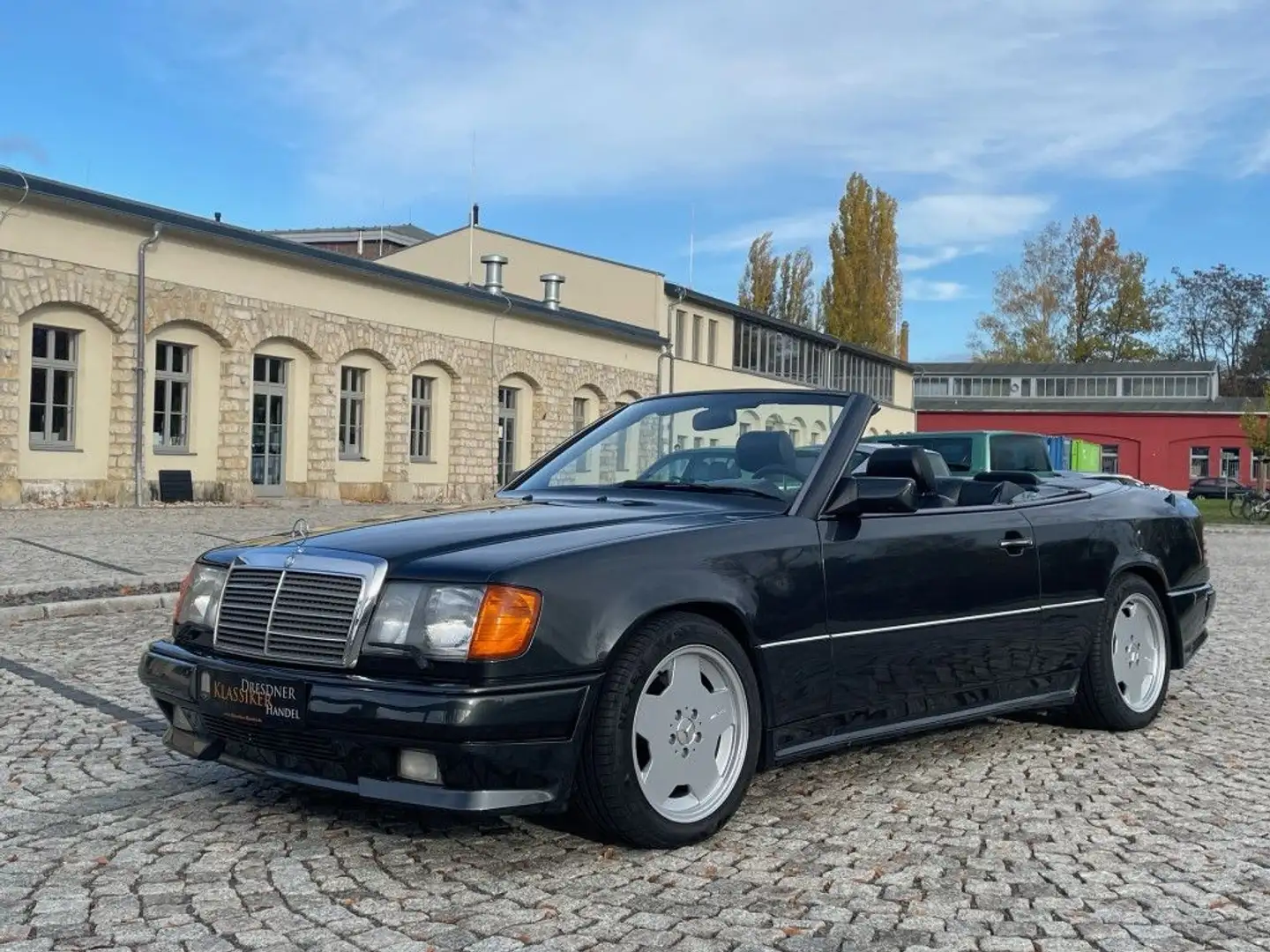 Mercedes-Benz 300 CE-24 Cabriolet, org. AMG Paket, 5-Gang-Aut. crna - 1