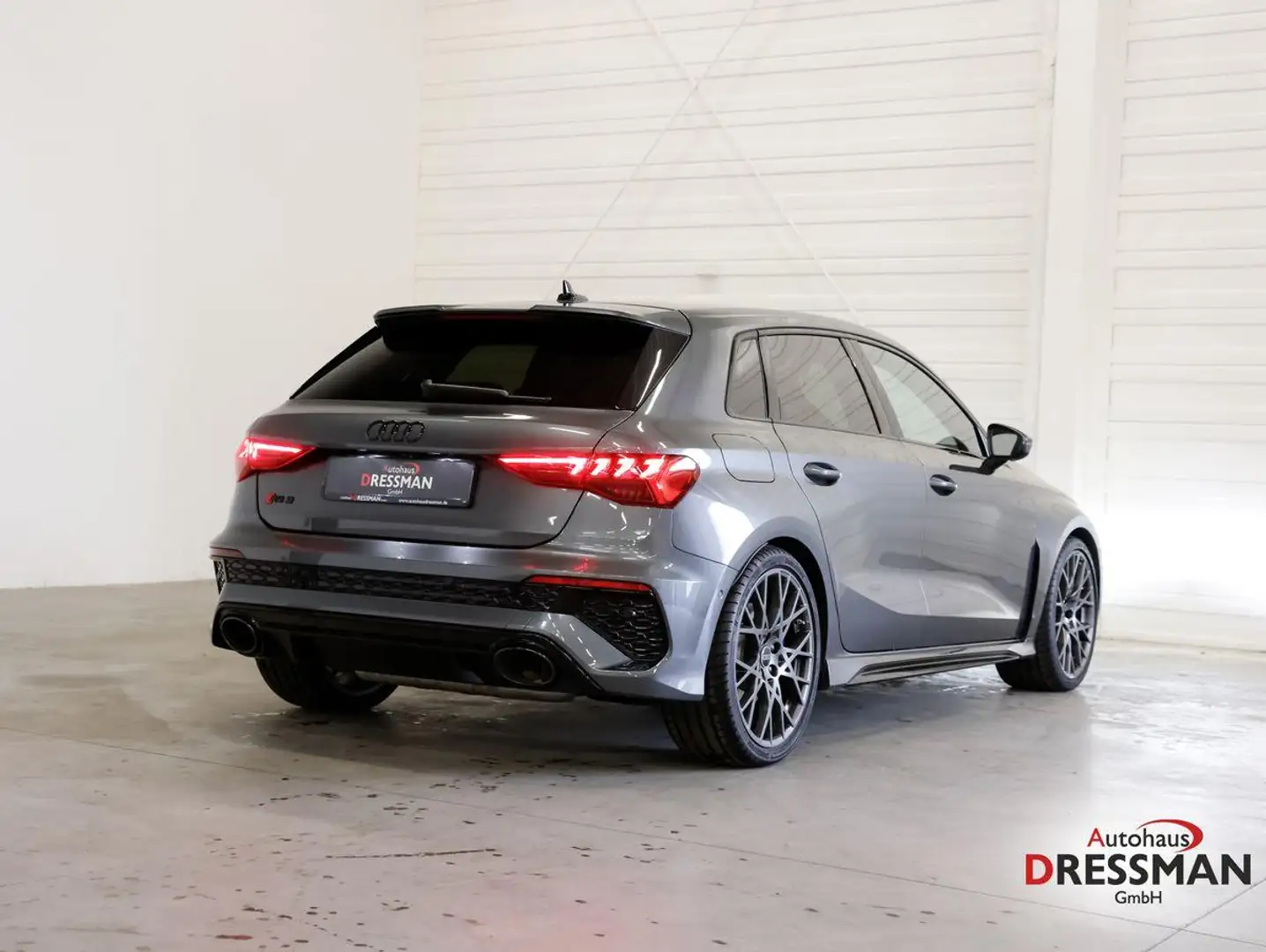 Audi RS3 Sportback 2.5 TFSI performance edition 1/300 Grau - 2