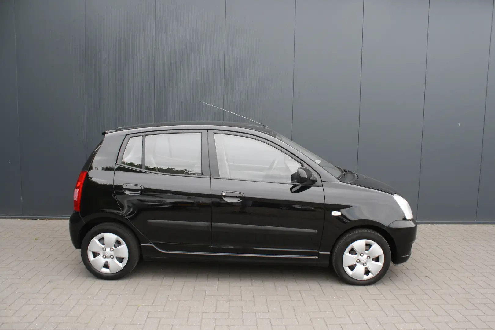 Kia Picanto 1.0 D-light AIRCO - RIJKLAAR - 5-DEURS - APK 8-26 Zwart - 2