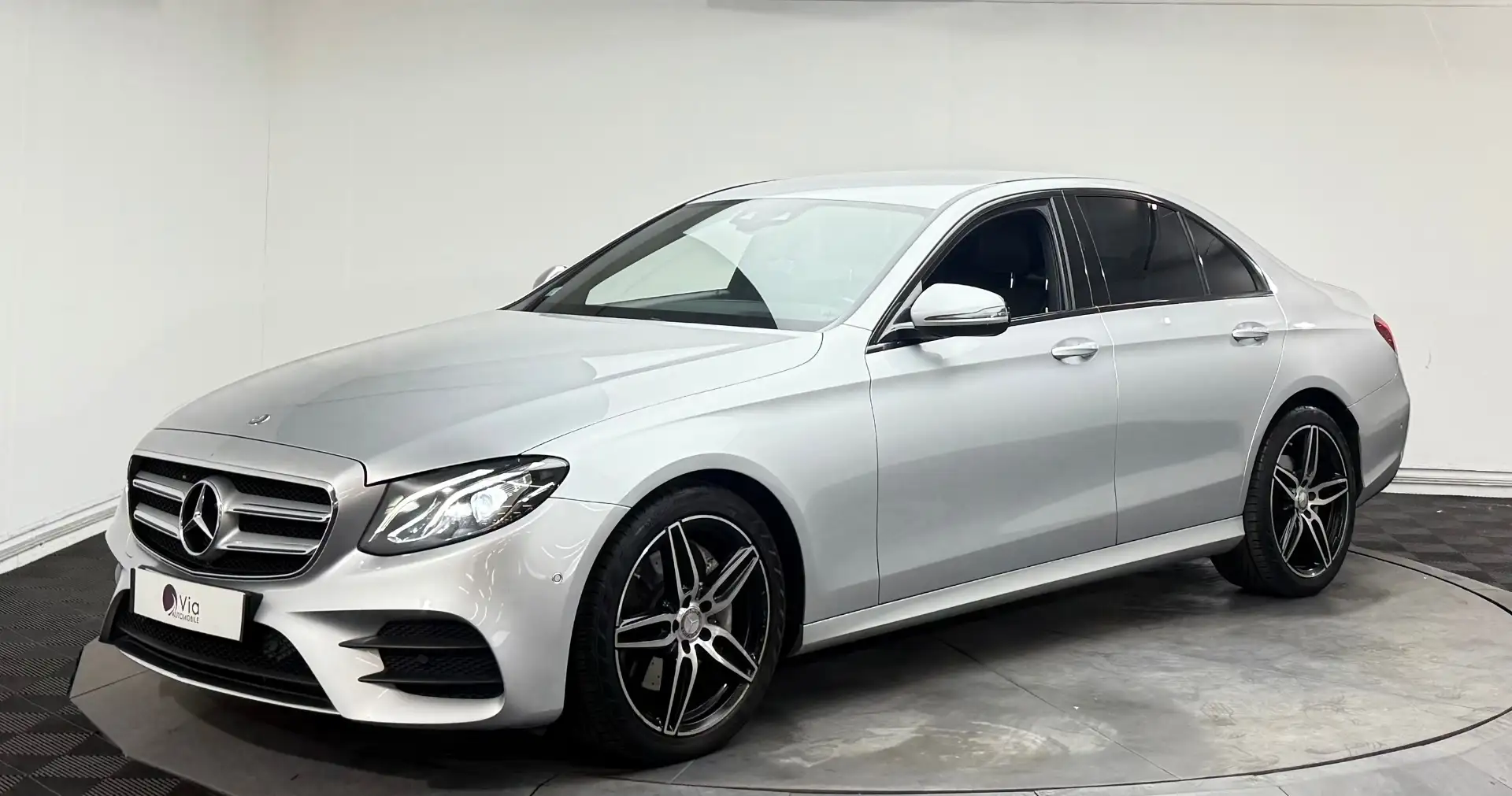 Mercedes-Benz E 200 200 d 150 ch Sportline - Suivi Complet - Affichage Tete Haute - Caméra de Recul Grau - 1