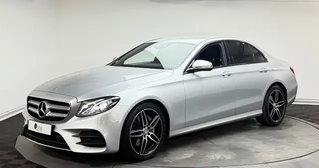 Mercedes-Benz E 200 200 d 150 ch Sportline - Suivi Complet - Affichage Tete Haute - Caméra de Recul