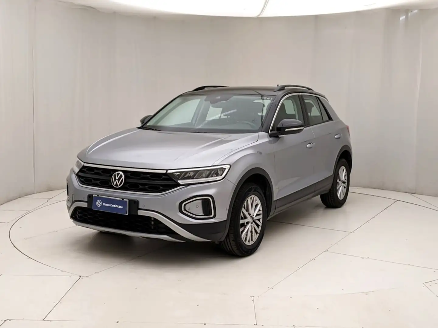 Volkswagen T-Roc 1.5 TSI ACT DSG Life Серебристый - 1