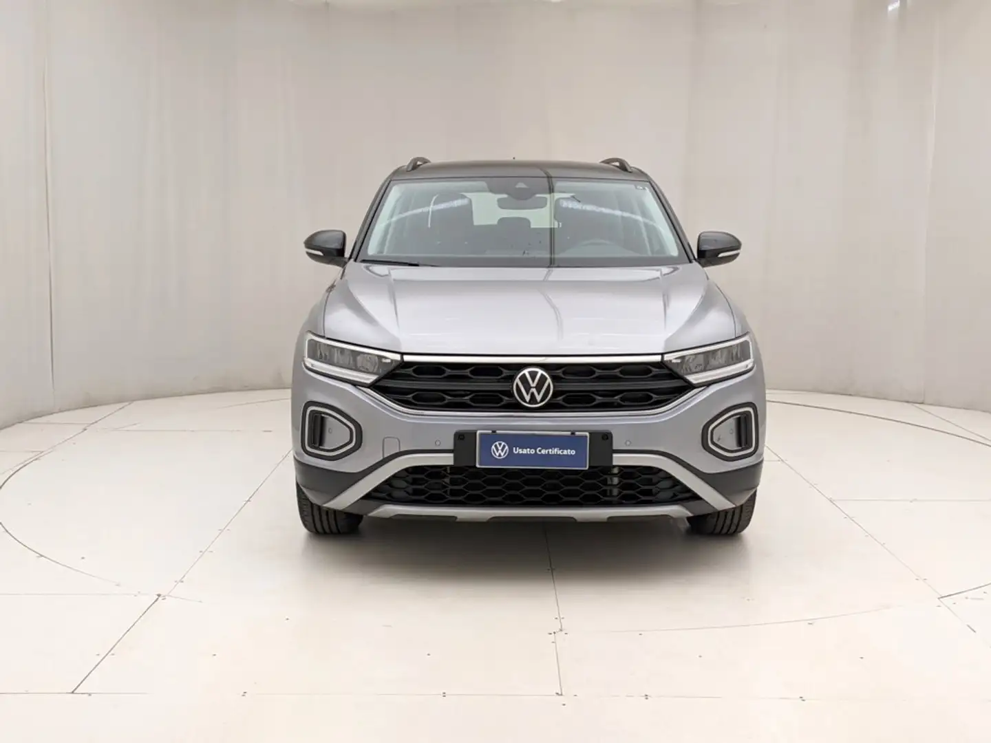 Volkswagen T-Roc 1.5 TSI ACT DSG Life Серебристый - 2