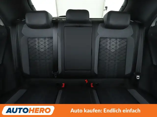 Volkswagen T-Roc view 15