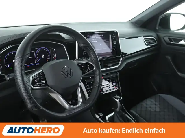 Volkswagen T-Roc view 11