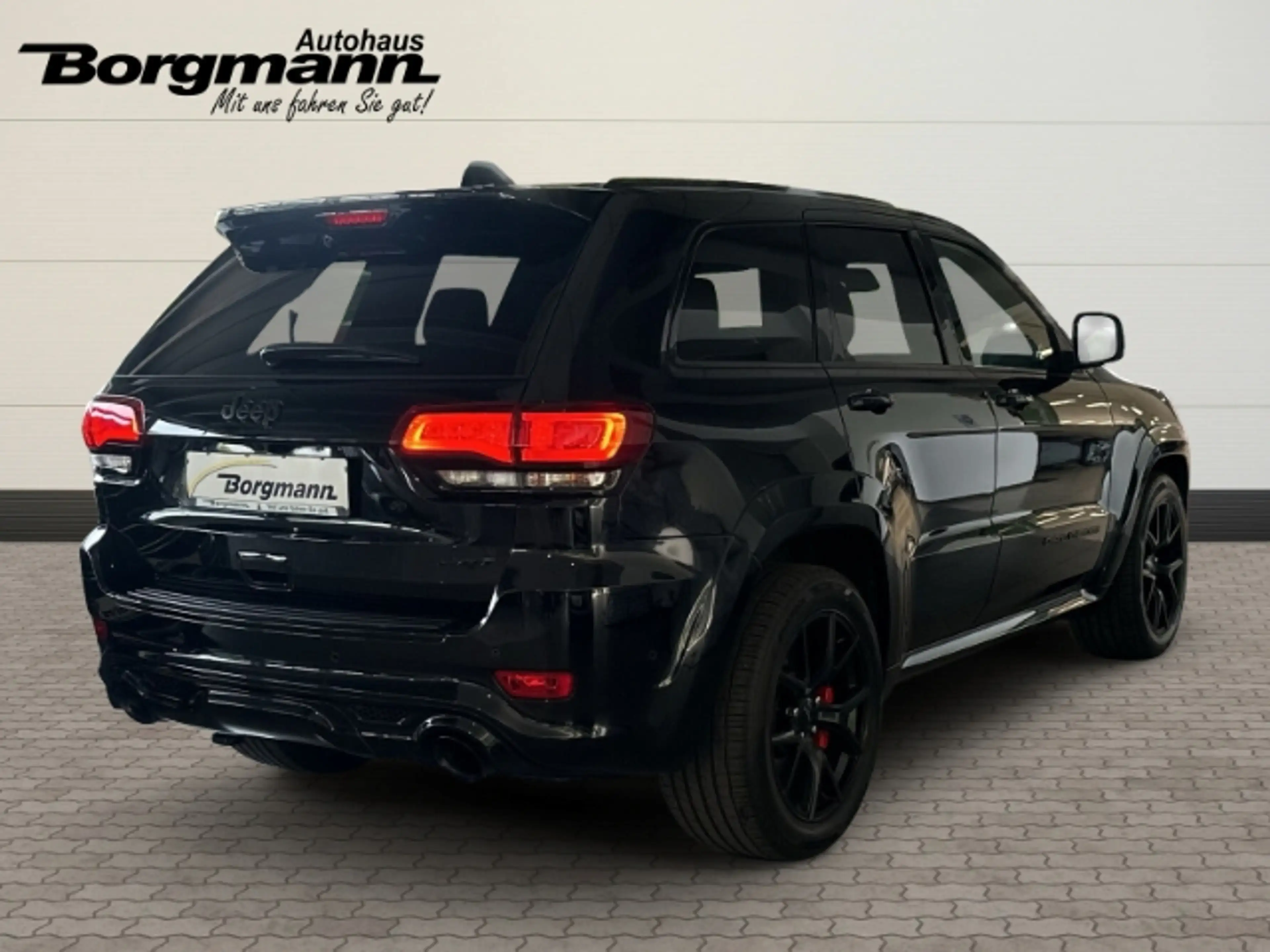 Jeep Grand Cherokee 6.4 V8 HEMI SRT Pano - Kessy - Harman/Kardon — photo 4