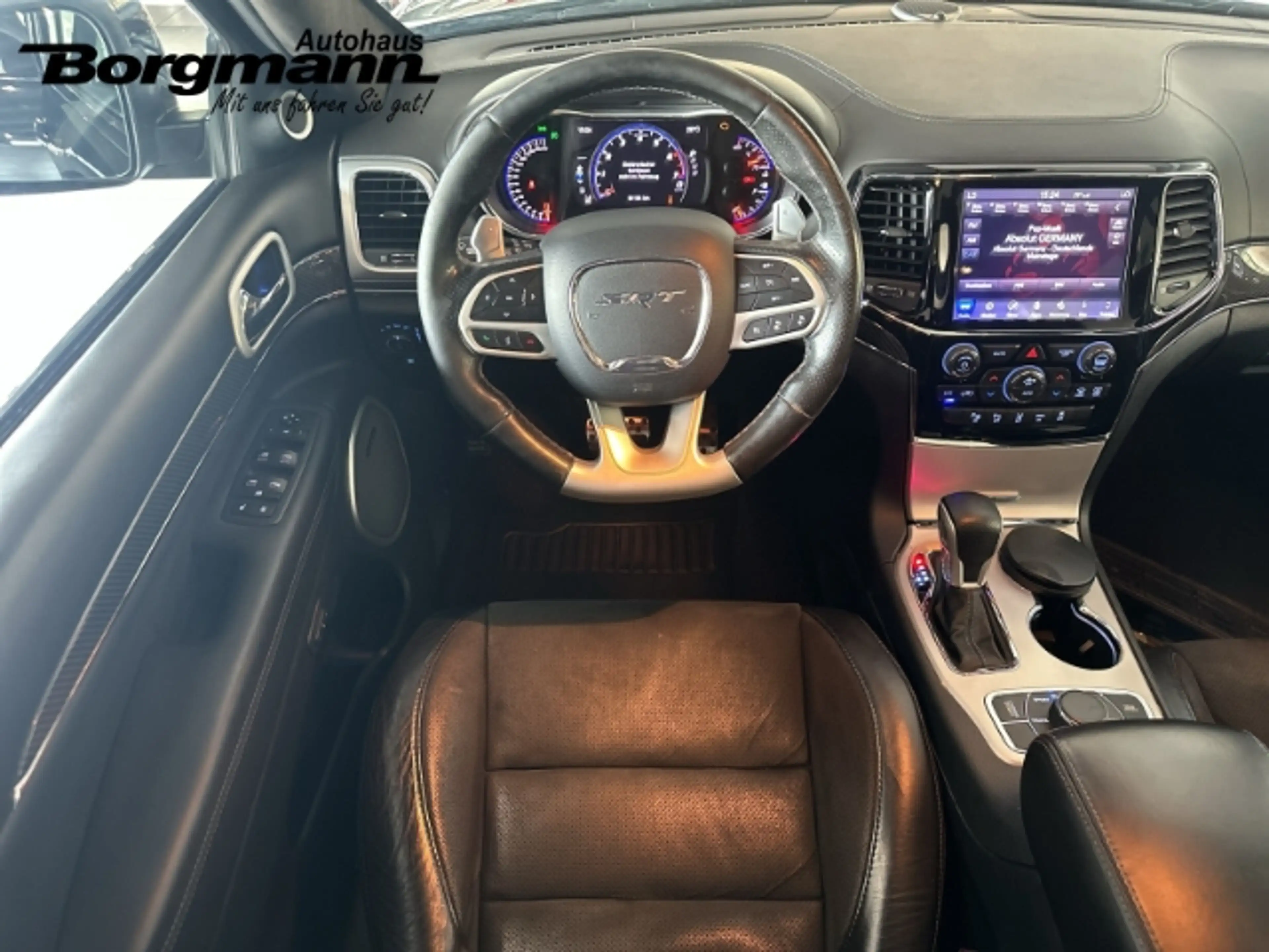 Jeep Grand Cherokee 6.4 V8 HEMI SRT Pano - Kessy - Harman/Kardon — photo 15
