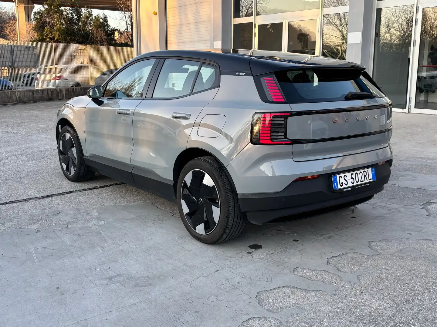 Volvo EX30 EX30 Single Motor ER | RWD | PLUS Grigio - 2