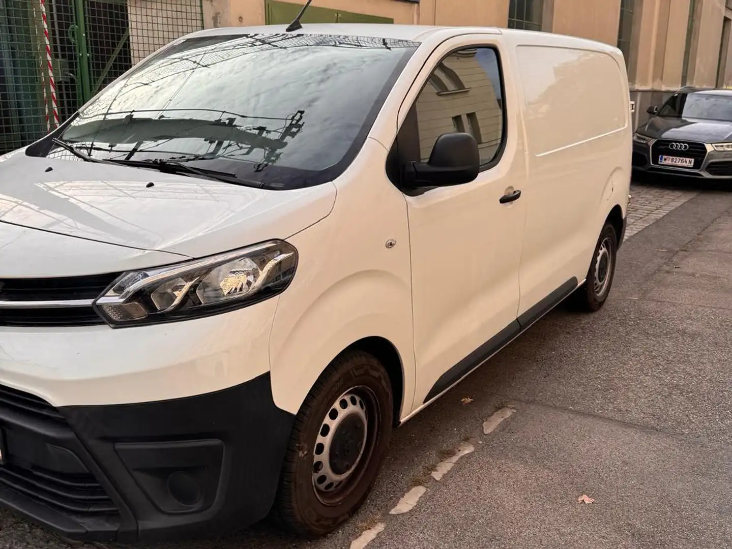 Toyota Proace - 1