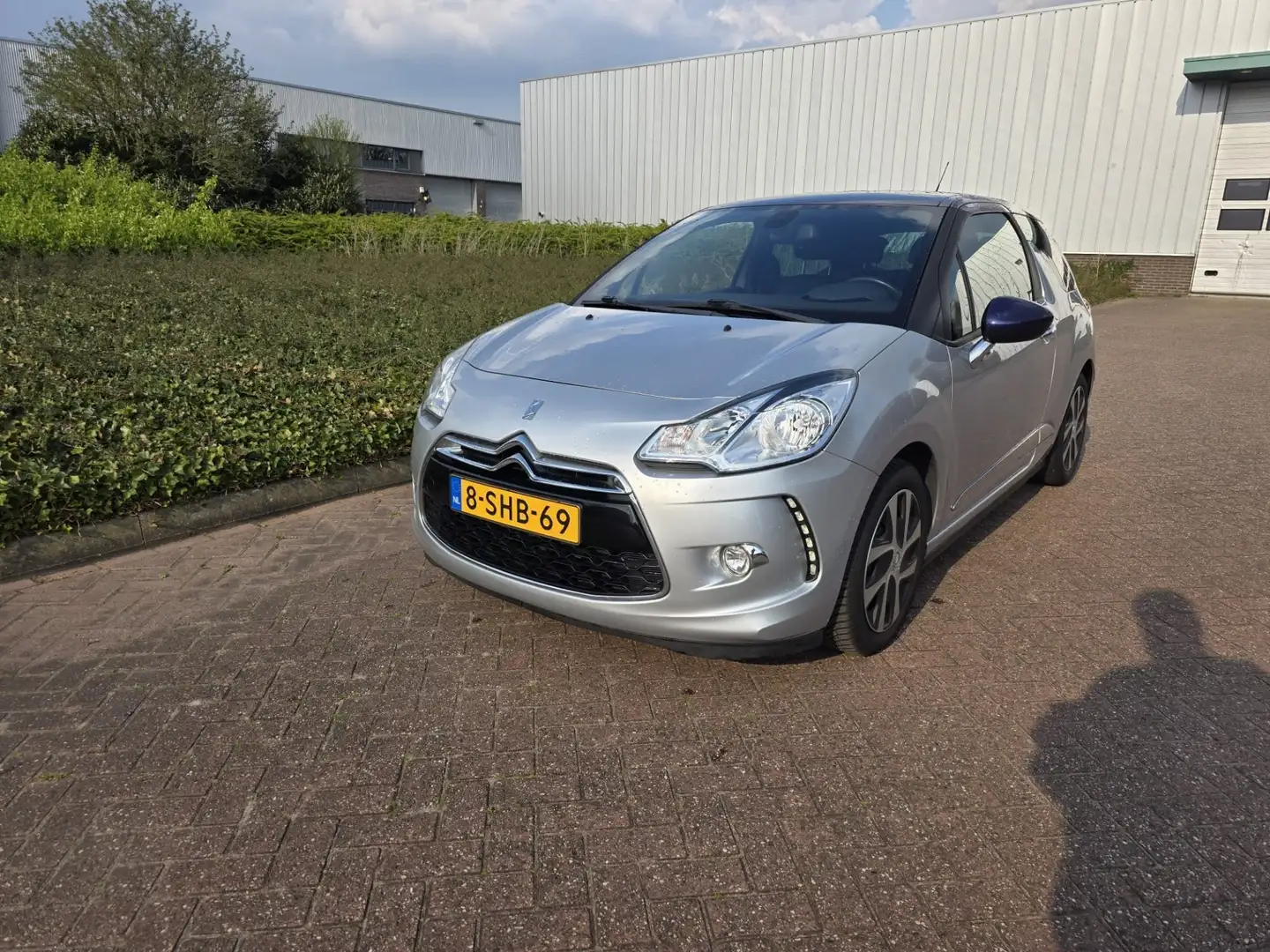 Citroen DS3 1.2 VTi So Chic Srebrny - 1
