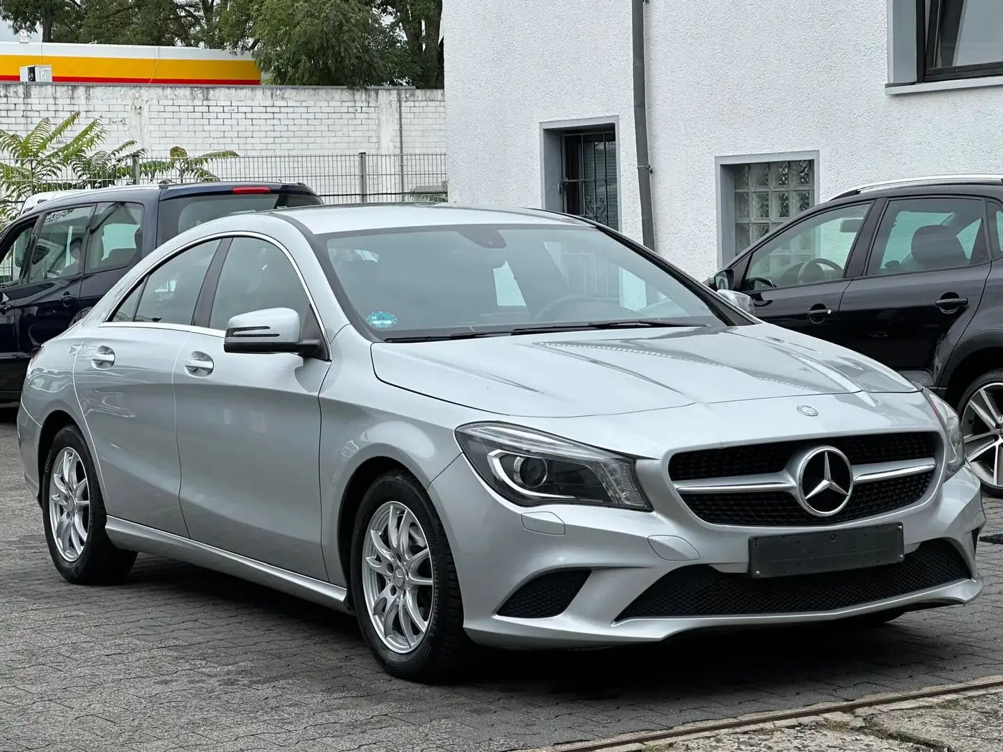 Mercedes-Benz CLA 180 Urban Argent - 2