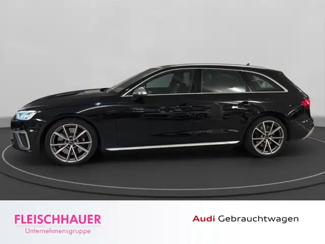 Audi S4 Avant view 3