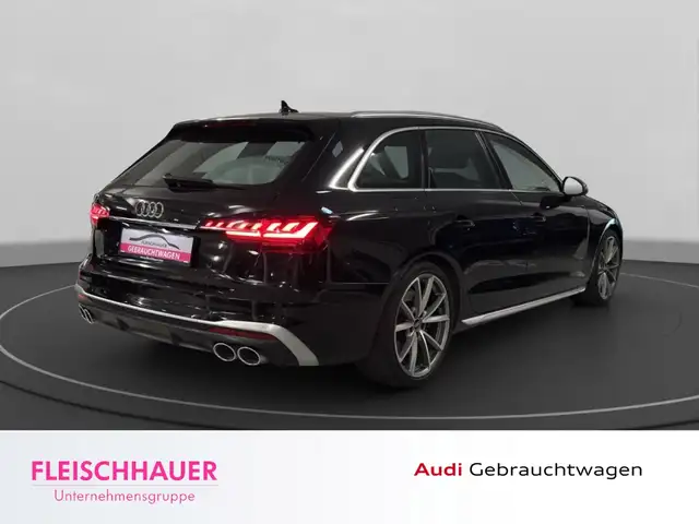 Audi S4 Avant view 7