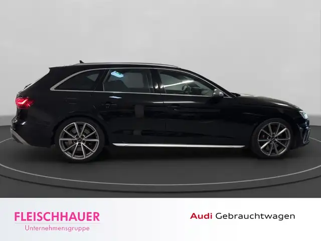 Audi S4 Avant view 8