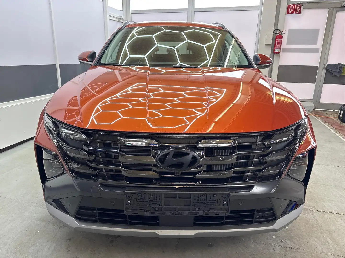 Hyundai TUCSON Impression DCT MHEV E-Shift 360 KRELL HUD MATRI... Orange - 2