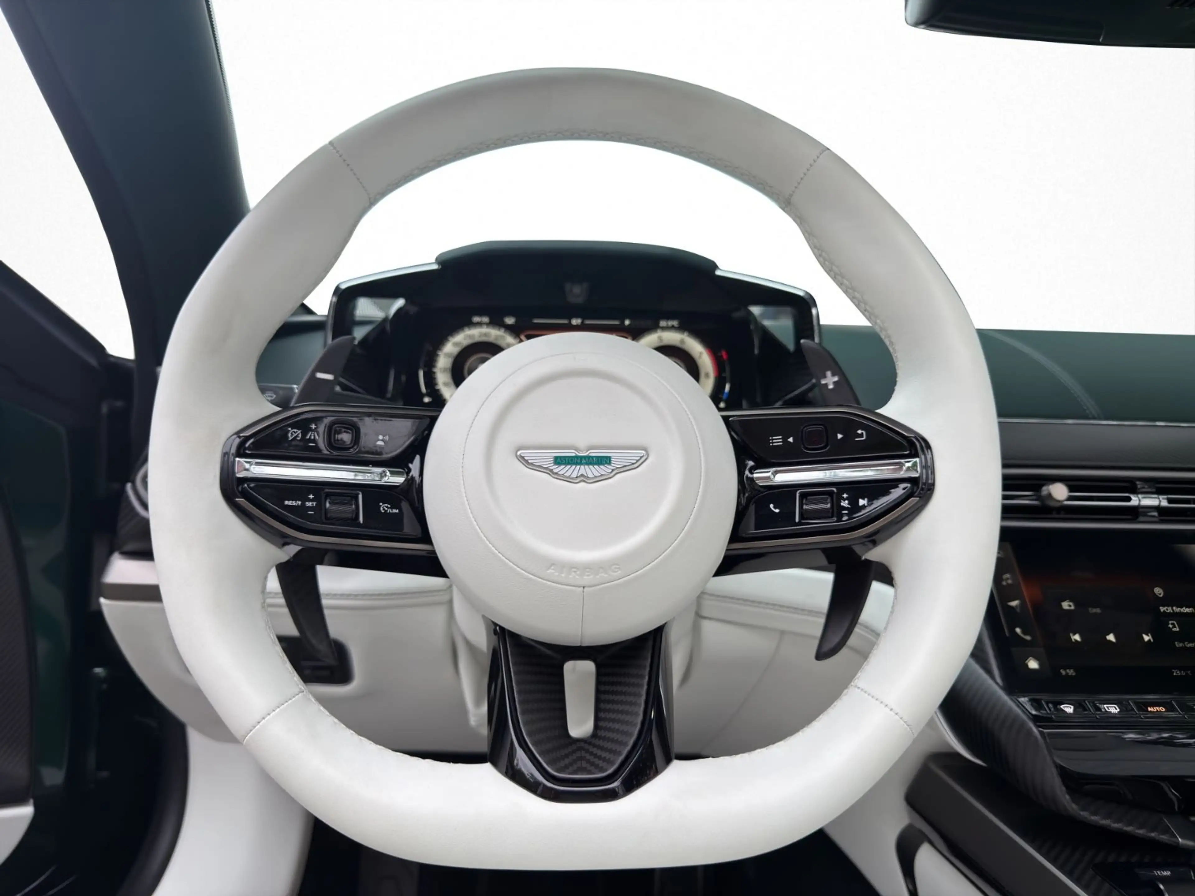 Aston Martin Vanquish Volante — photo 12