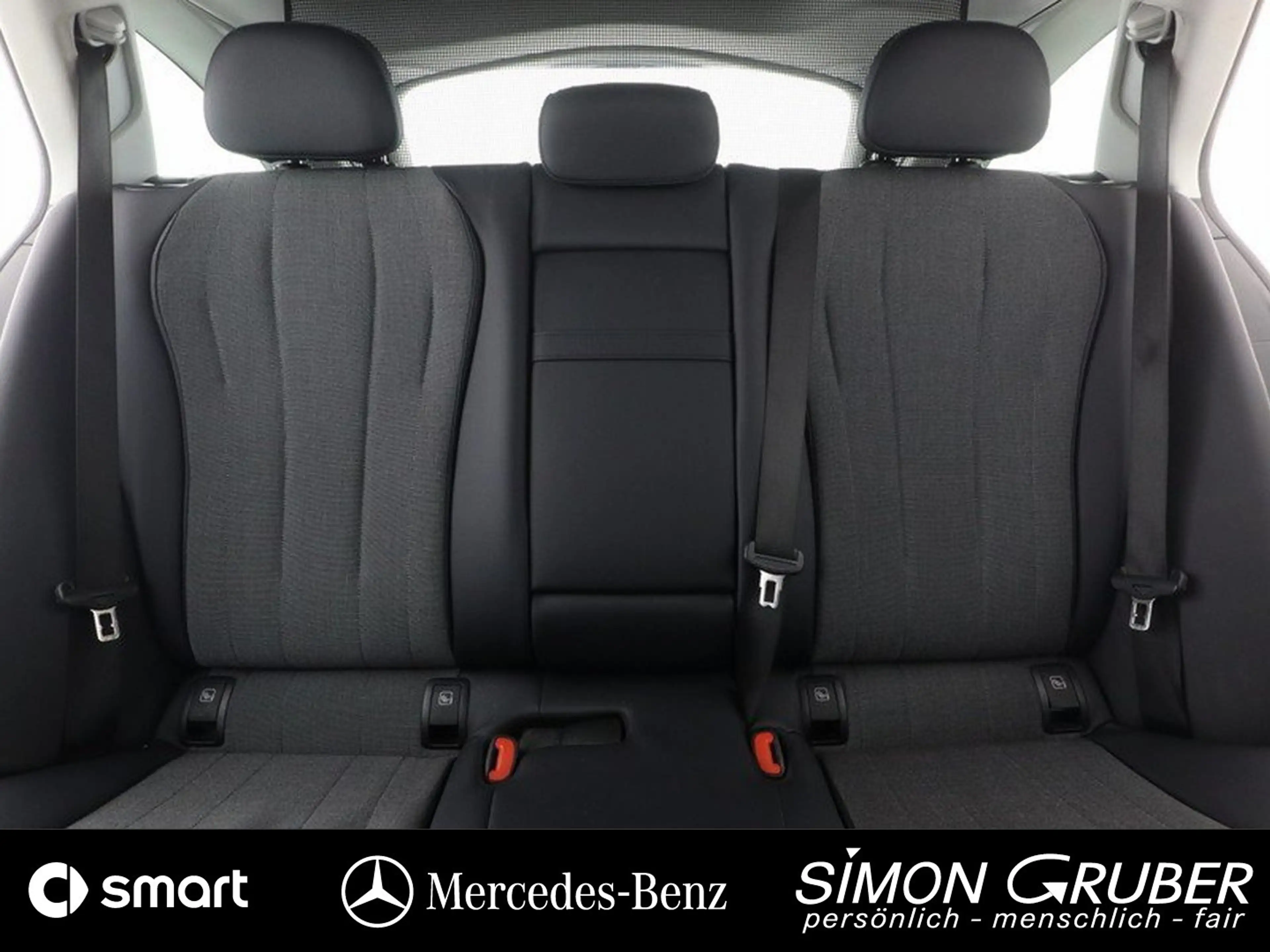 Mercedes-Benz E 220 Td Avantgarde KeylessGo Distronic LED — photo 9
