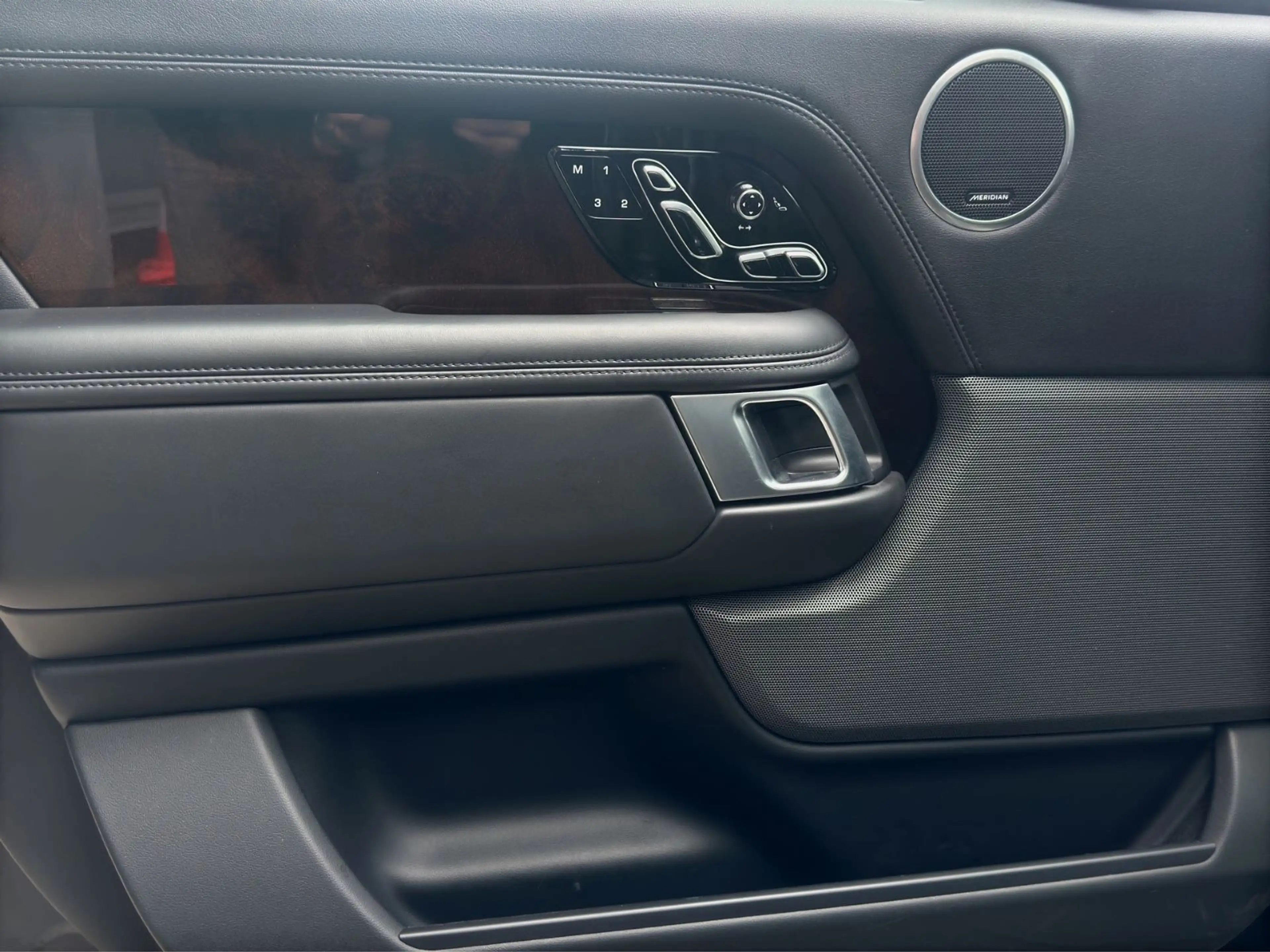 Land Rover Range Rover V8 Vogue°ACC°HUD°MERI°LUFT°TV°AHK° — photo 14