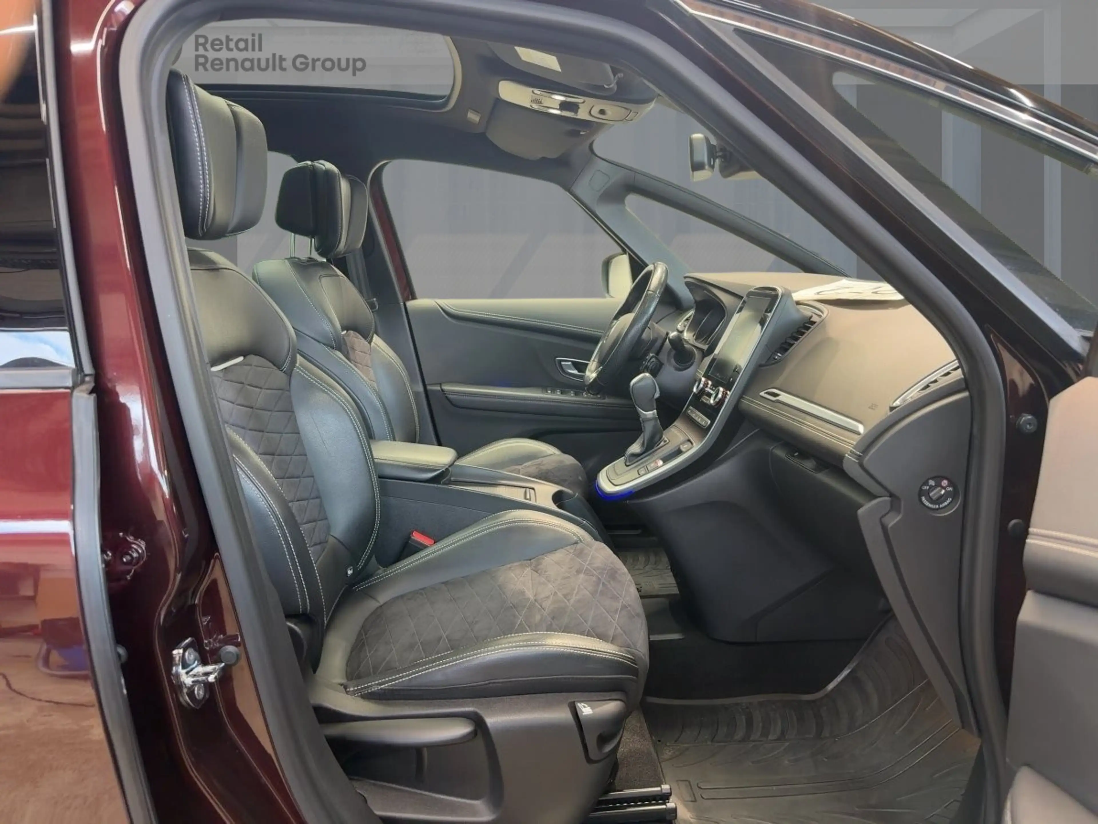 Renault Scenic 1.3 TCe 160 Black Edition — photo 8