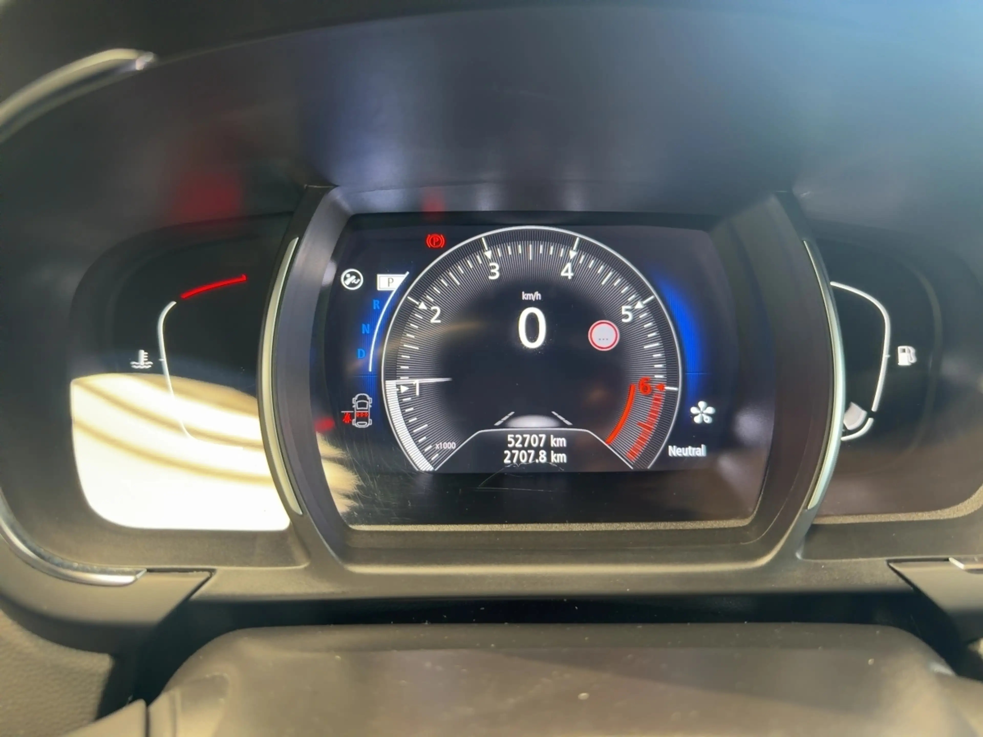 Renault Scenic 1.3 TCe 160 Black Edition — photo 12