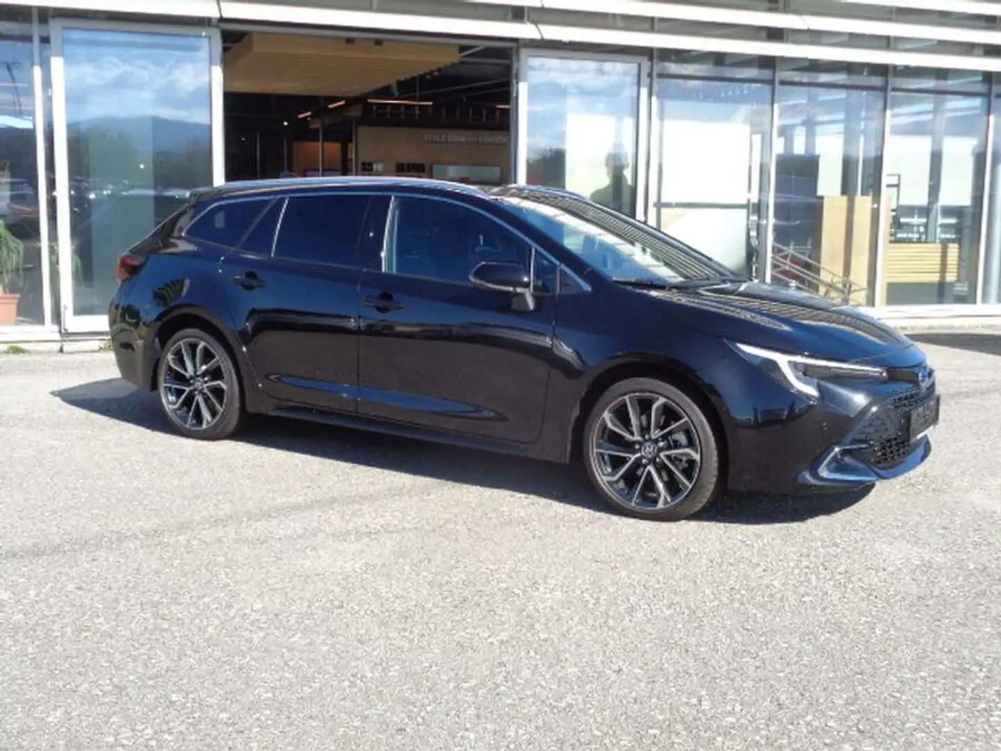 Toyota Corolla 2,0 Hybrid Lounge *Prompt Lieferbar Schwarz - 2