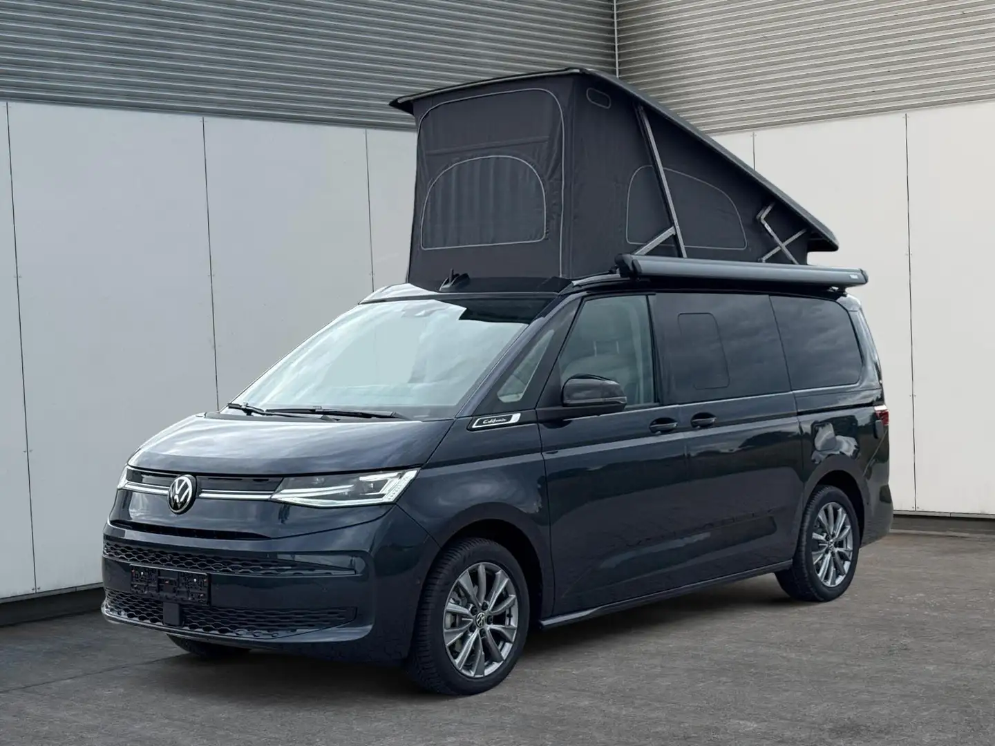 Volkswagen T7 California Ocean AHK+ACC+Navi+Matrix+GJR+Area View 2.0 TDI... Schwarz - 1