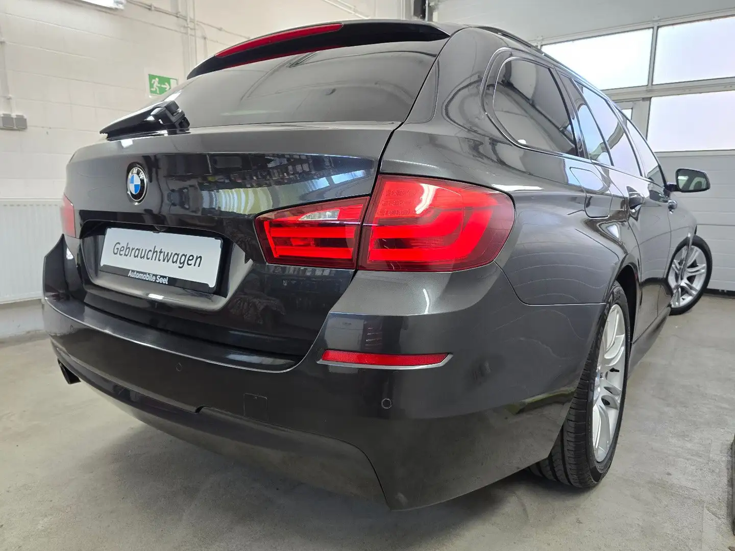 BMW 530 d Touring xDrive*Navi*Xenon*AHK*1. Hand* Gris - 2