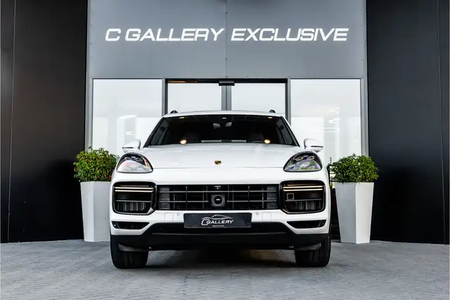 Porsche Cayenne view 2