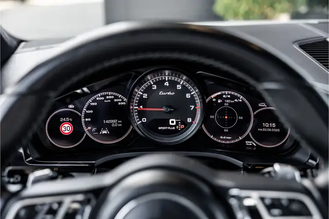 Porsche Cayenne view 12