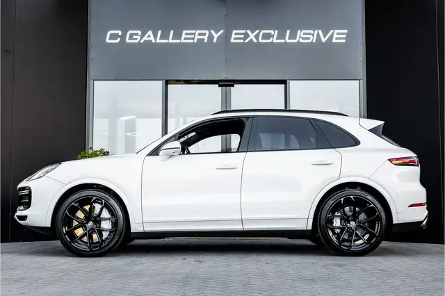 Porsche Cayenne view 4