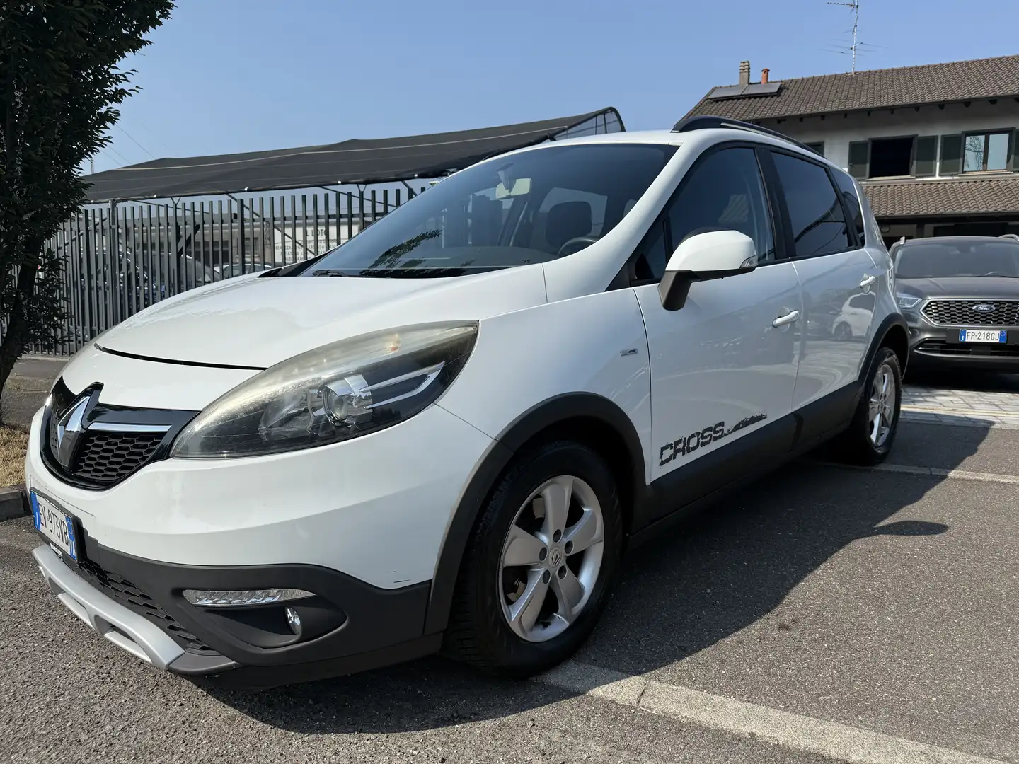 Renault Scenic X-Mod Cross 1.5 dci Energy s Per Neopatentati Bianco - 2