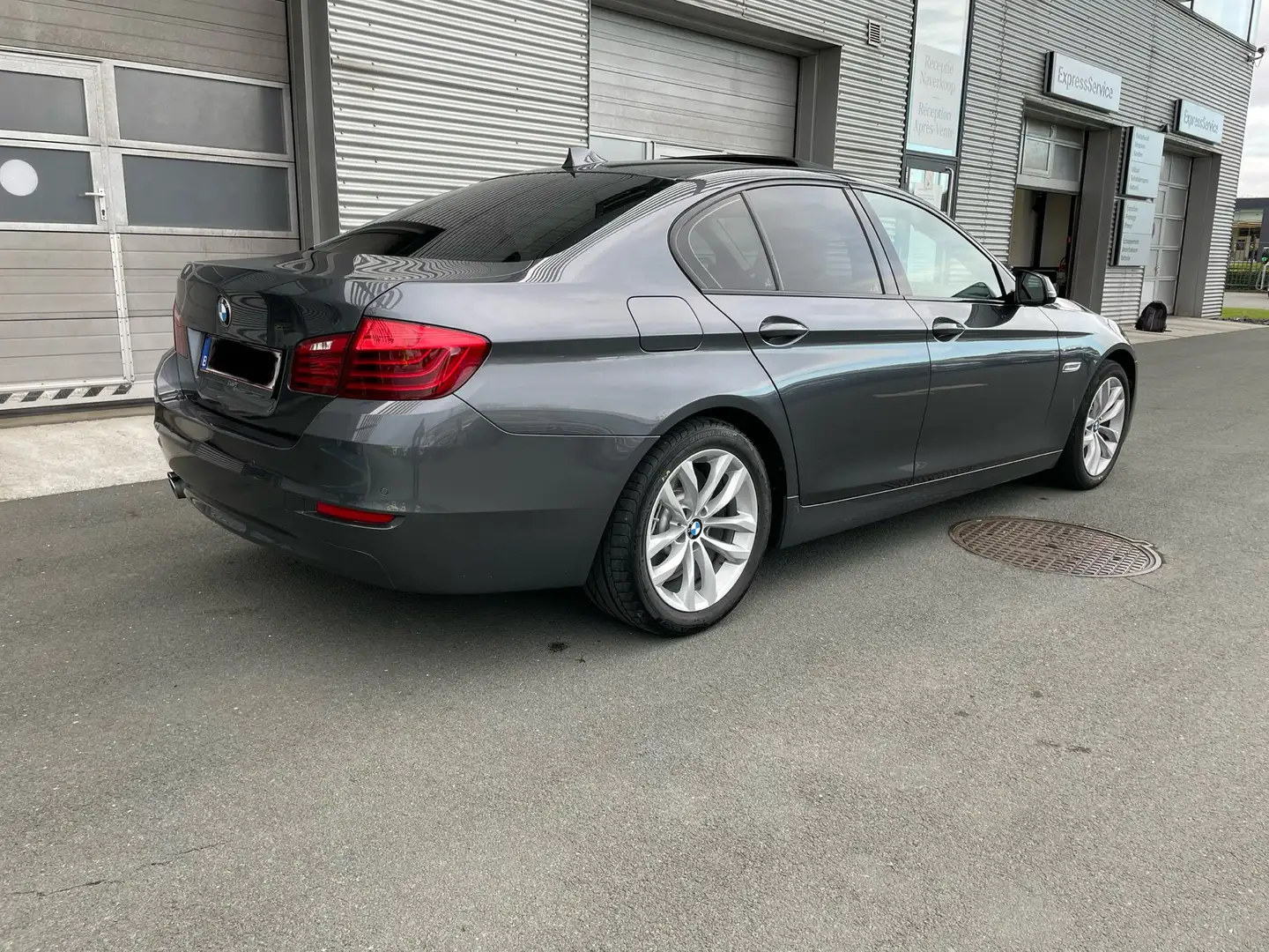 BMW 518 518d Aut. Grau - 2