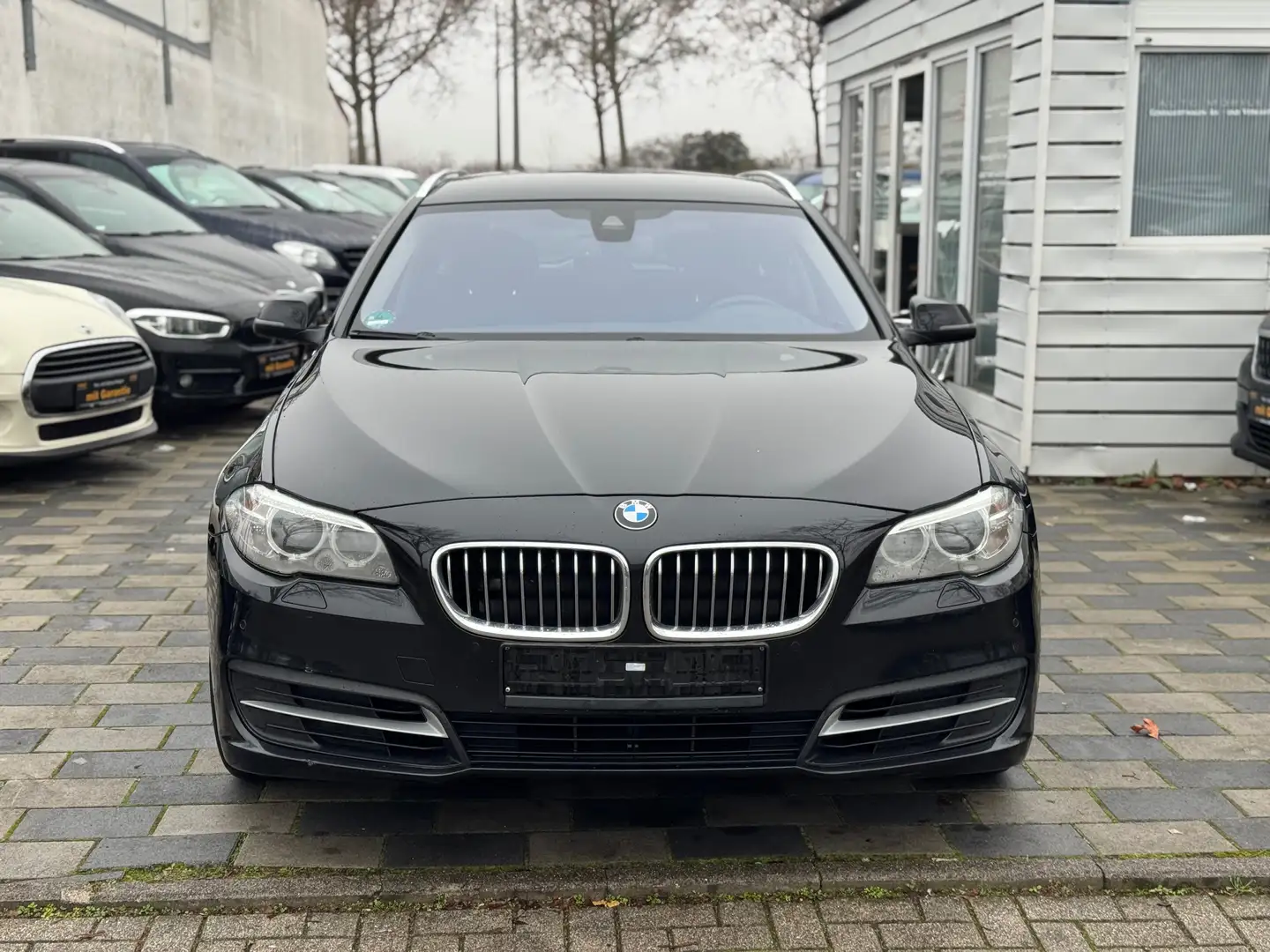 BMW 525 525d/Automatik/Keyless/Xenon/Navi/LED/Euro6 Schwarz - 2