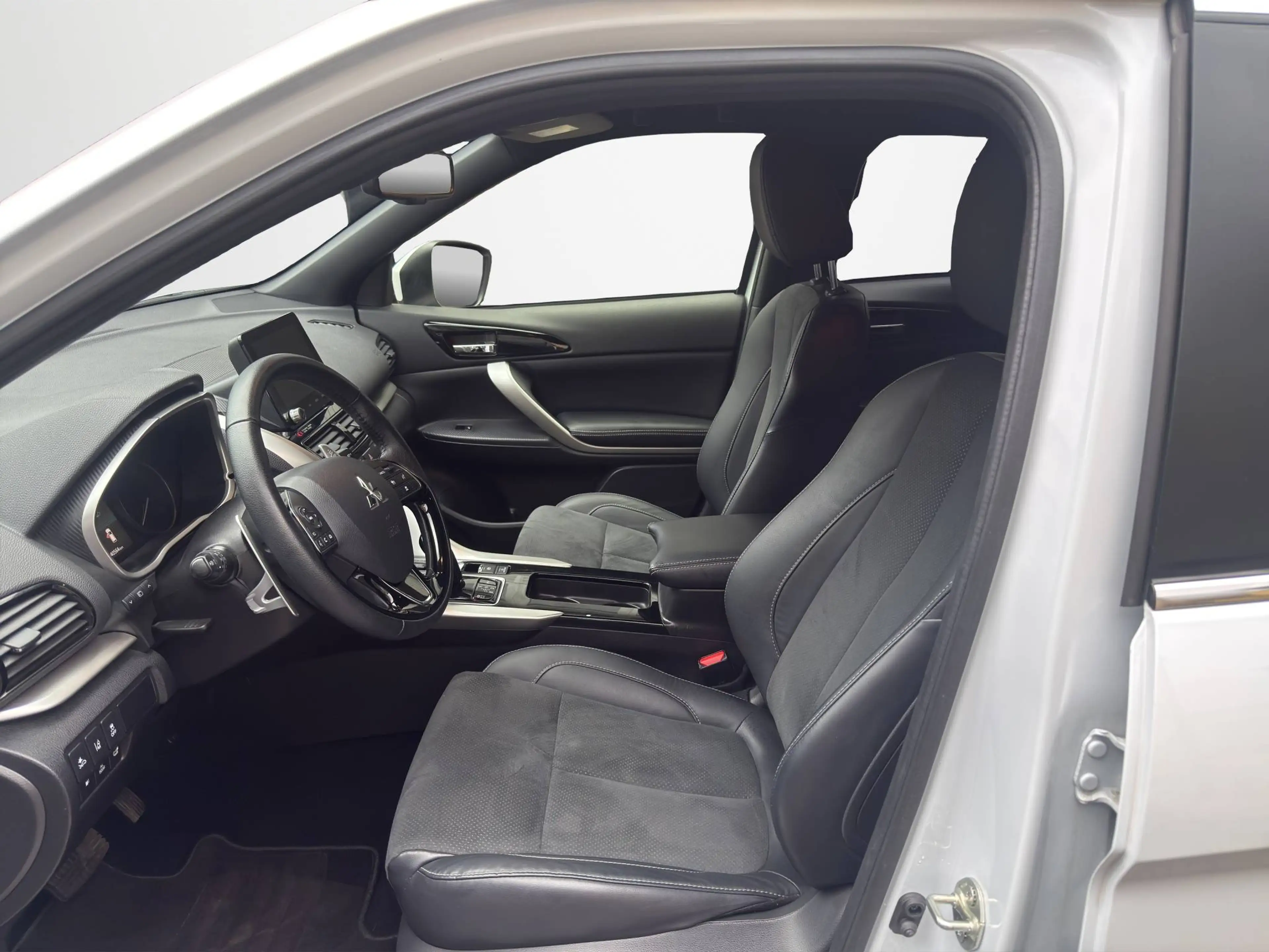 Mitsubishi Eclipse Cross Plus Select Black Hybrid 4WD — photo 9