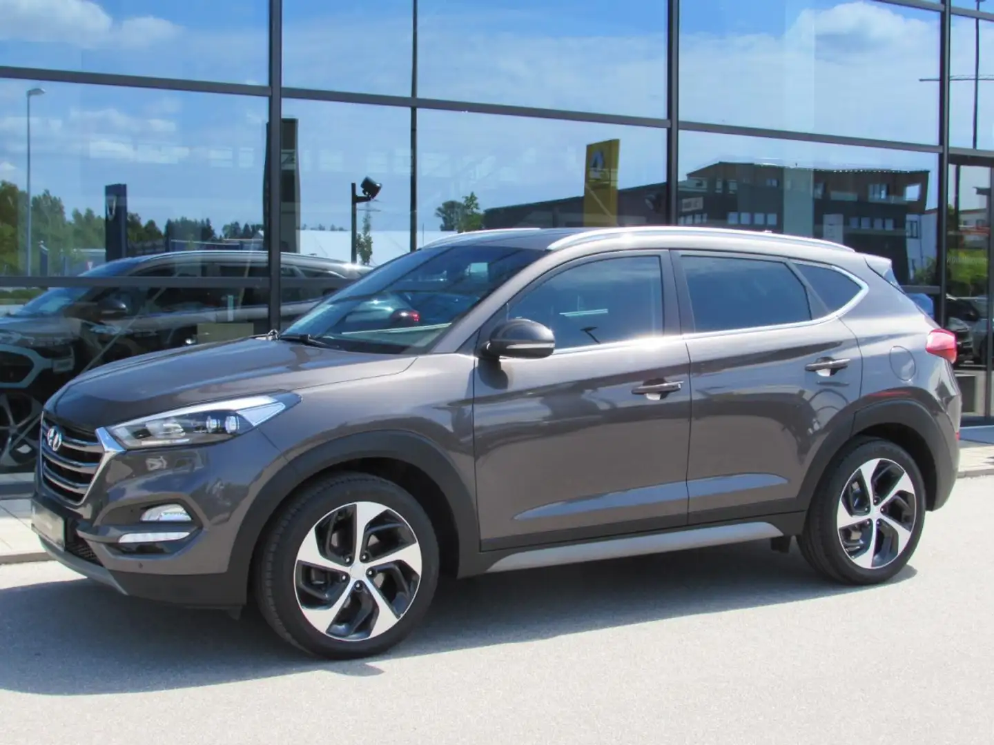 Hyundai TUCSON 1.6 Style 2WD Klima Navi Rückfahrkamera Gris - 2