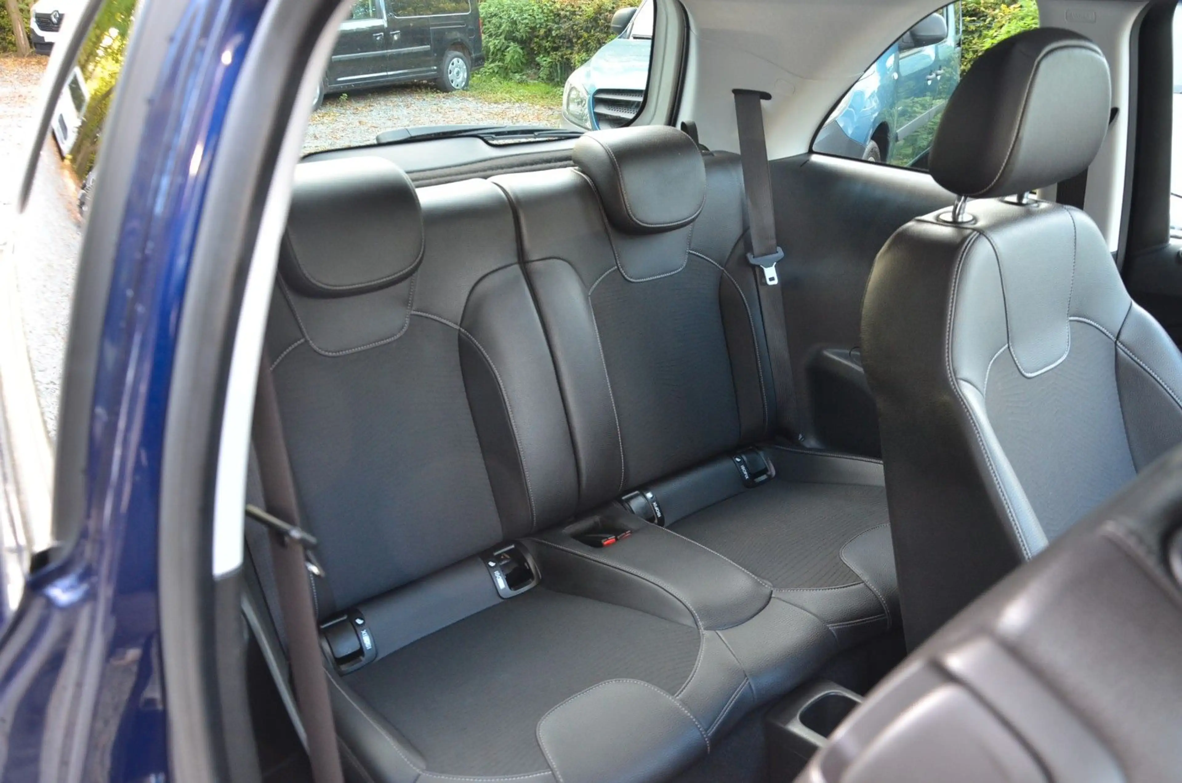 Opel Adam Glam ecoFlex 1.4 Automatik Klimaautomatik — photo 13