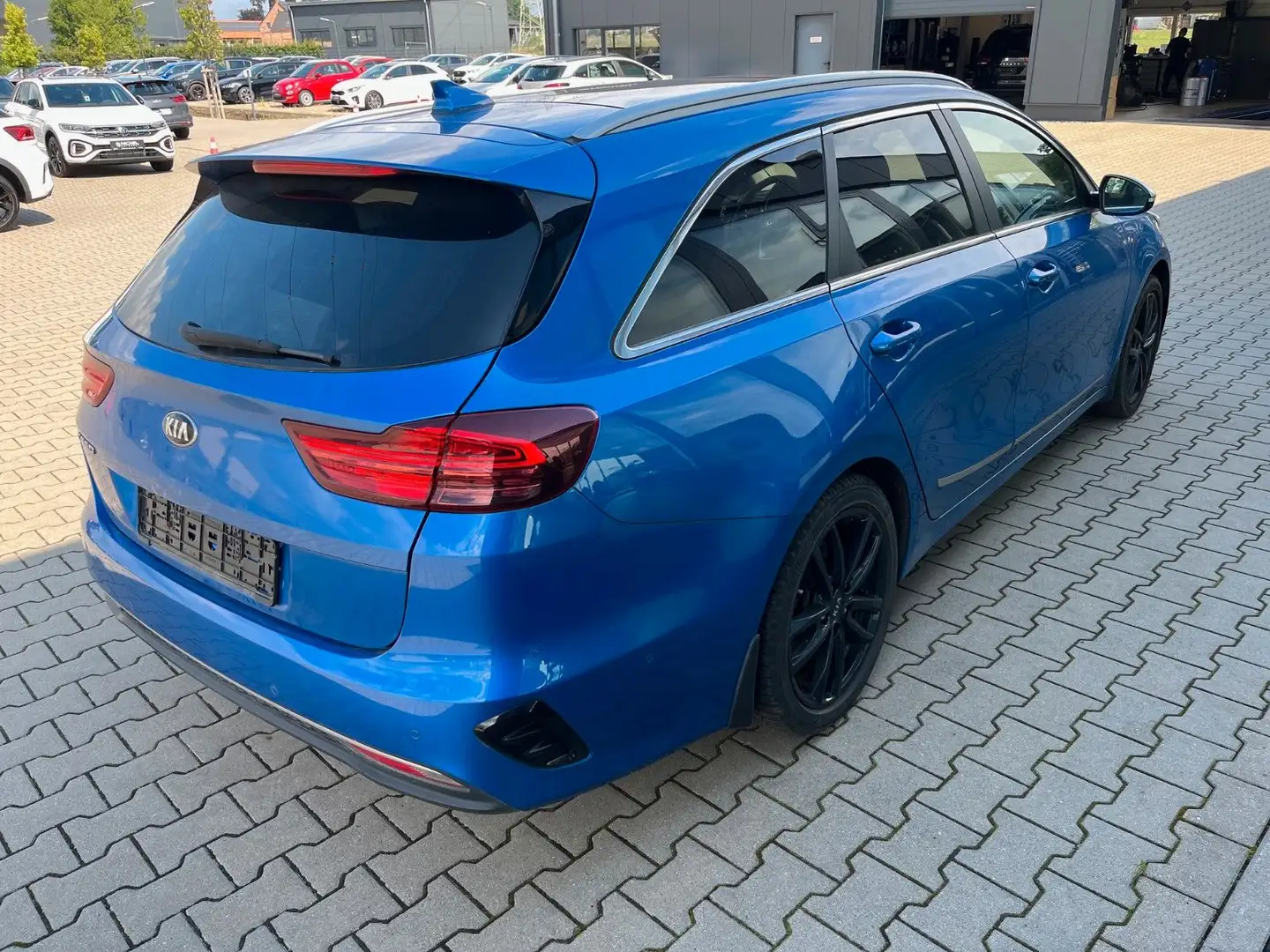 Kia Ceed SW / cee'd SW cee'd Sw. Platinum *Leder*Pano*Ahk*Led*JBL*Voll* Blau - 2