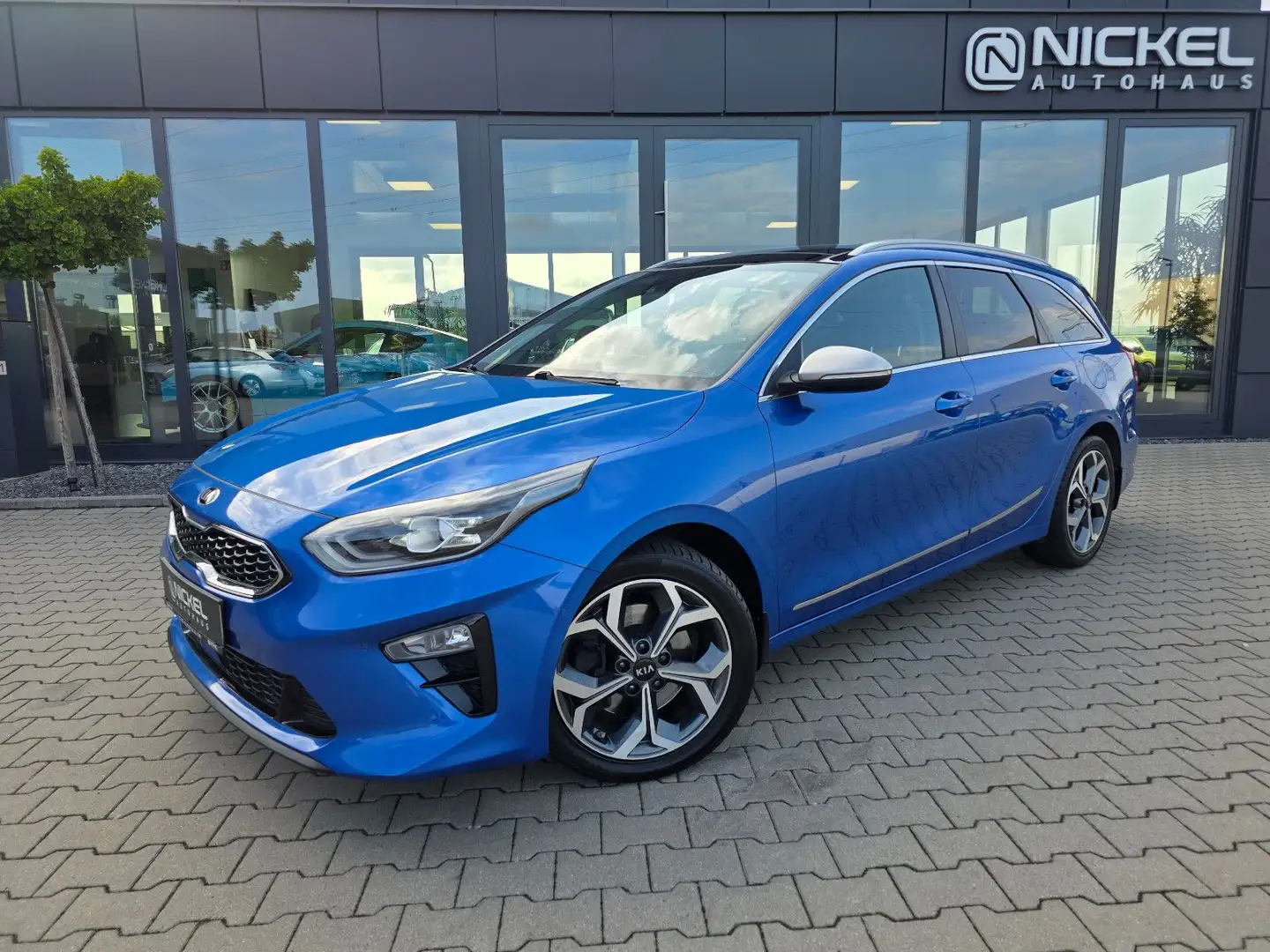 Kia Ceed SW / cee'd SW cee'd Sw. Platinum *Leder*Pano*Ahk*Led*JBL*Voll* Blau - 1