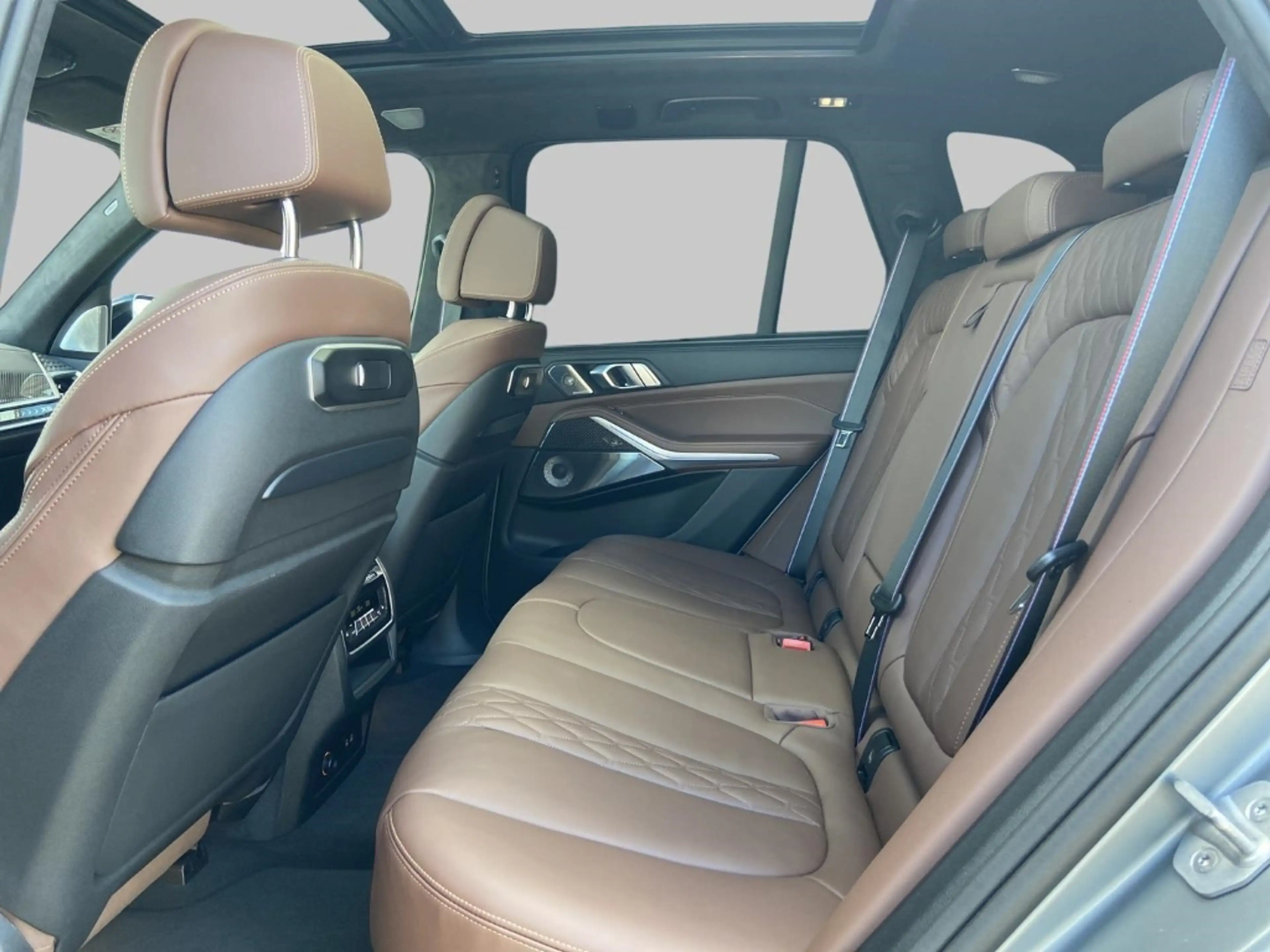 BMW X5 xDrive40d M Sport Pro HUD Pano Navi AHK DA+ — photo 8