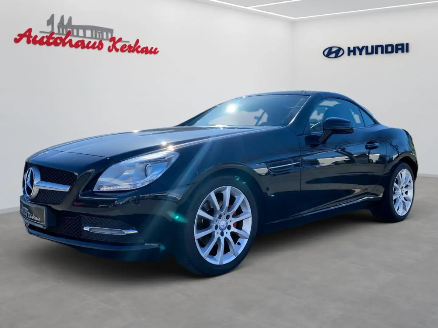 Mercedes-Benz SLK 200 (BlueEFFICIENCY) Zwart - 1